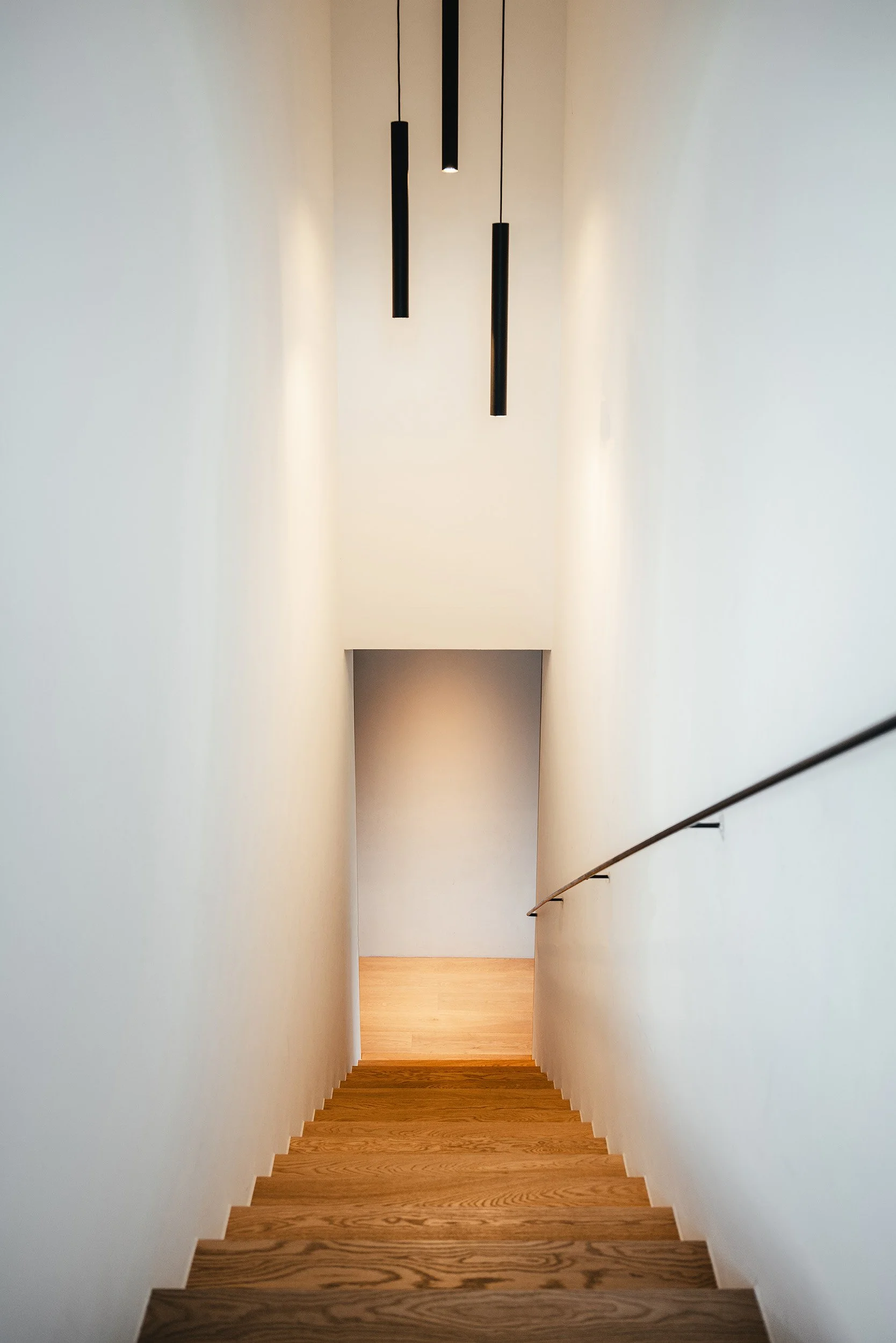 StefanTrochaPhotography-Gnosa-EW13-L1000925-compressed.jpg