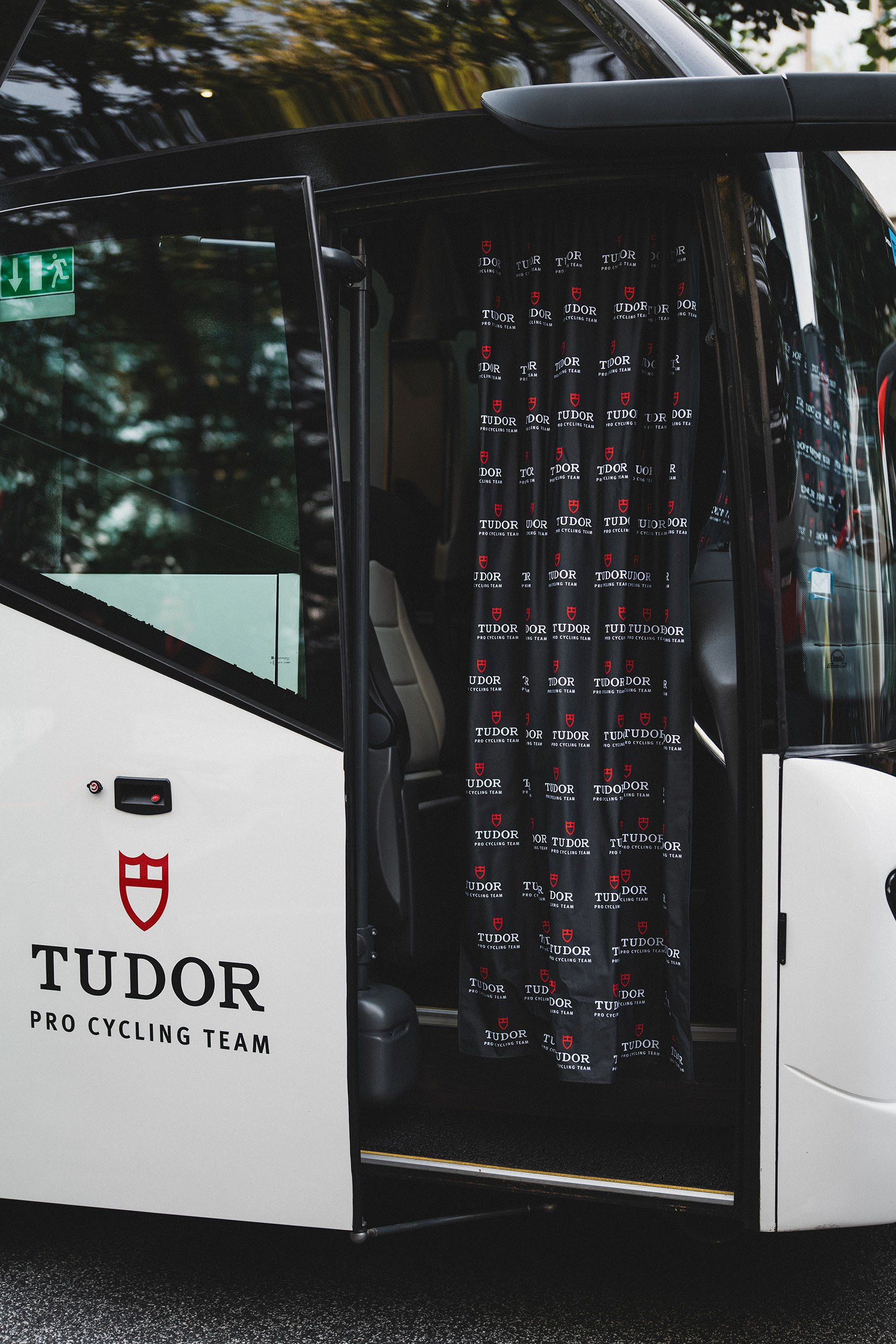 StefanTrochaPhotography-TudorProCycling-L1060277-compressed.jpg