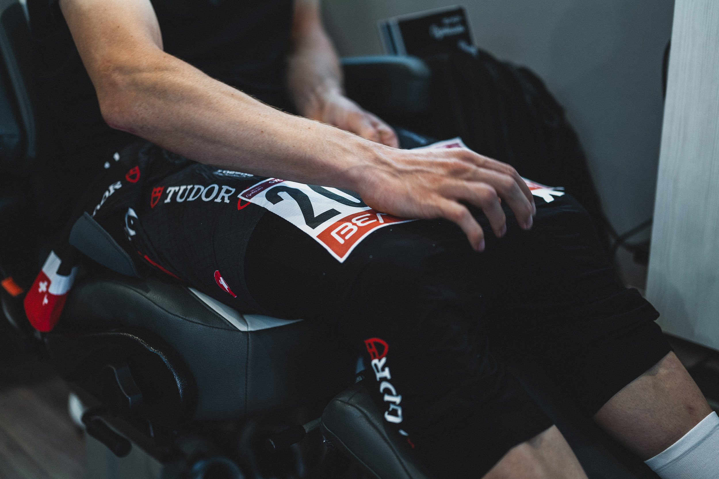 StefanTrochaPhotography-TudorProCycling-L1060242-compressed.jpg