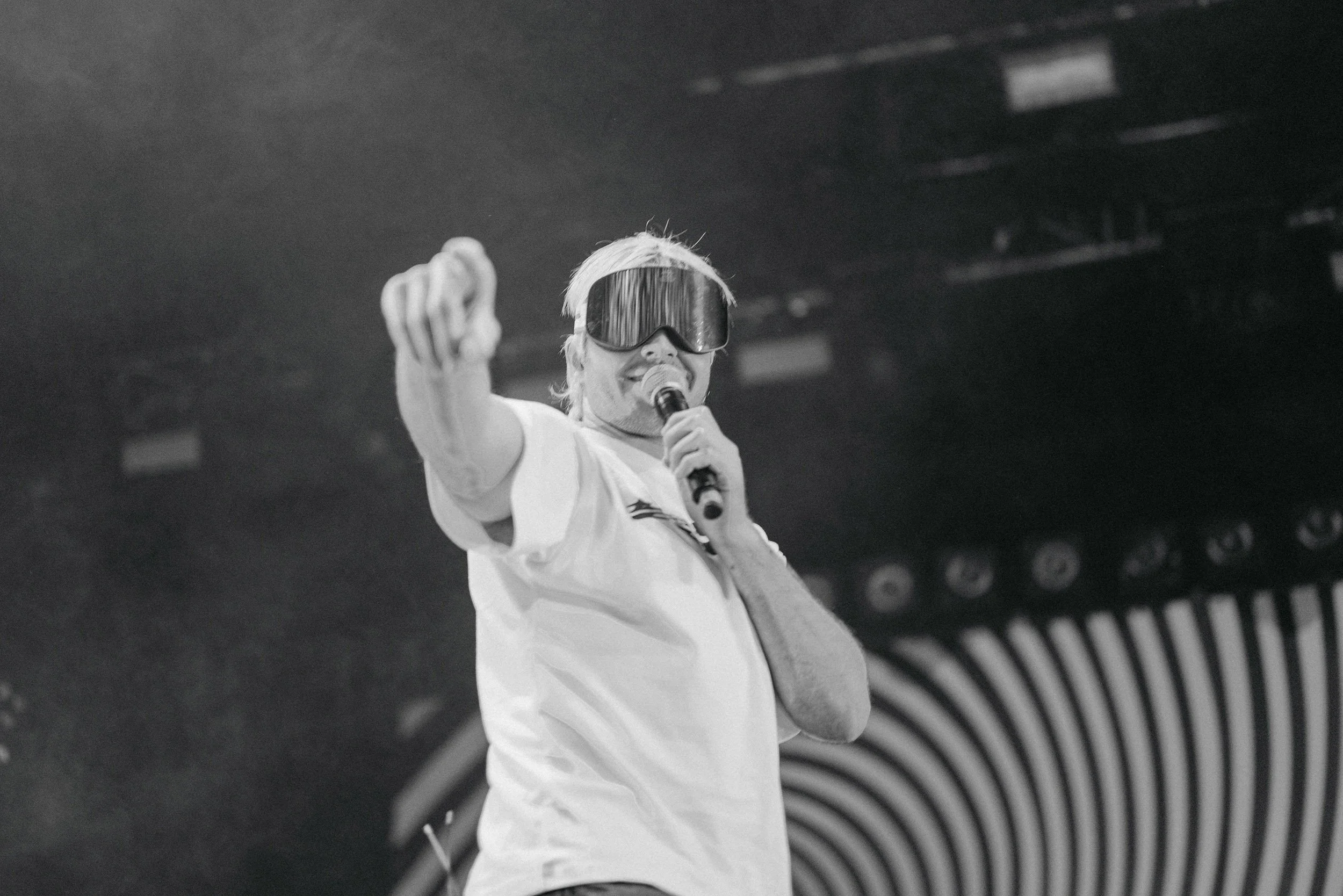 StefanTrochaPhotography-ReeperbahnFestival-SkiAggu-L1090140-compressed.jpg