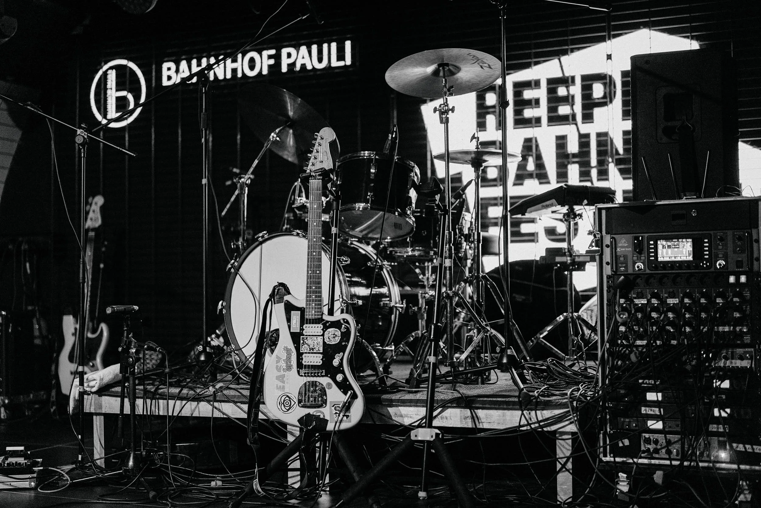 StefanTrochaPhotography-ReeperbahnFestival-EasyEasy-L1070037-compressed.jpg