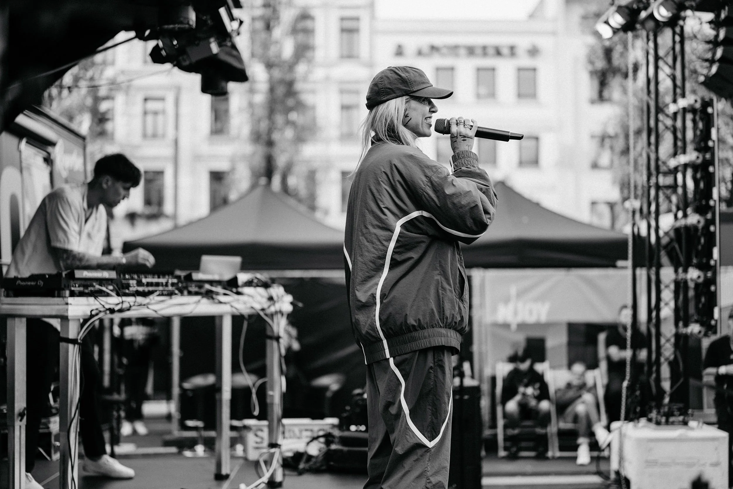 StefanTrochaPhotography-ReeperbahnFestival-Jolle-L1070670-compressed.jpg