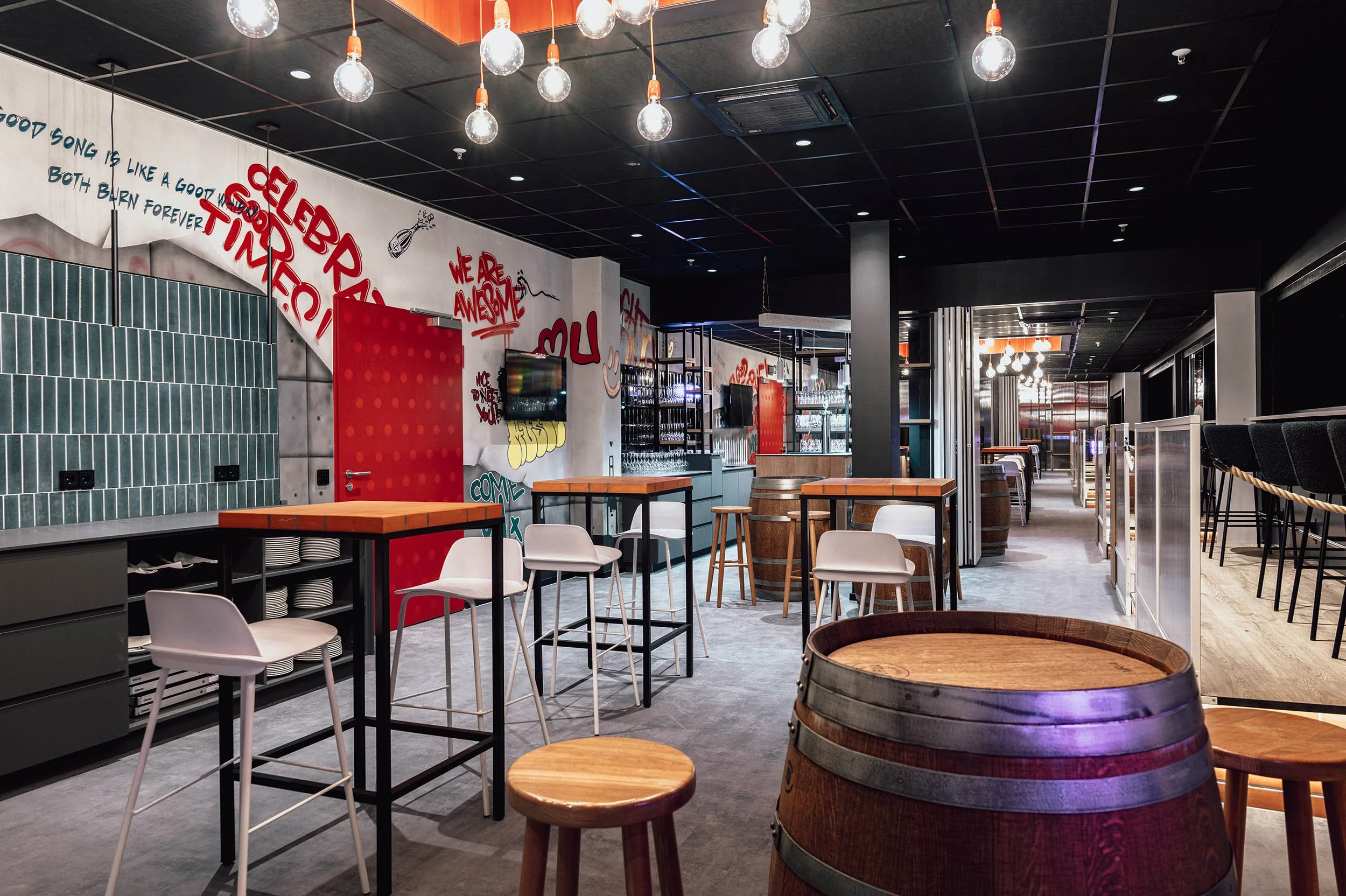 StefanTrochaPhotography-Raumschiff-BarclaysLounge-L1012473-compressed.jpg