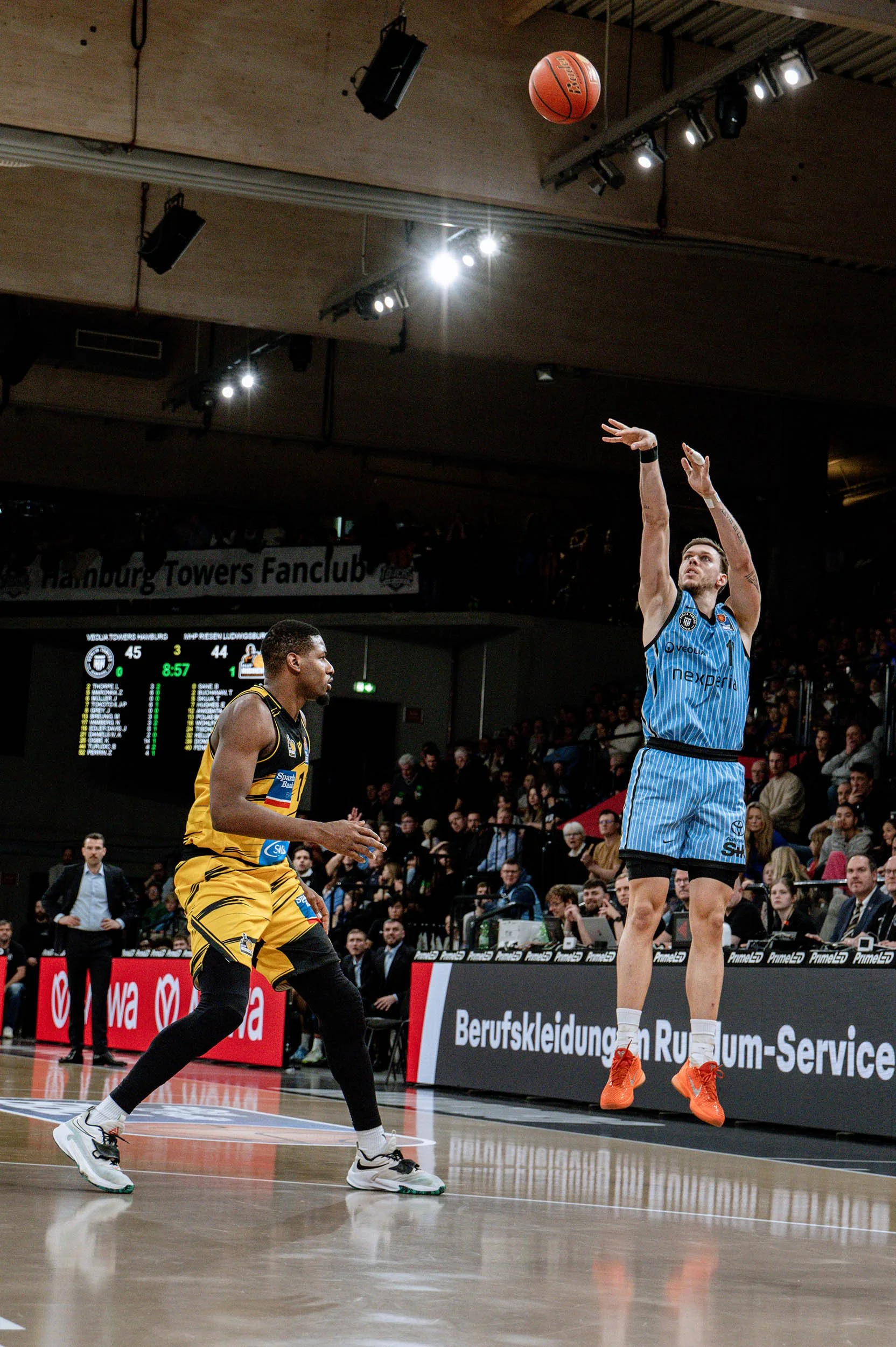 StefanTrochaPhotography-BBL-TowersVSLudwigsburg-L1052859-compressed.jpg