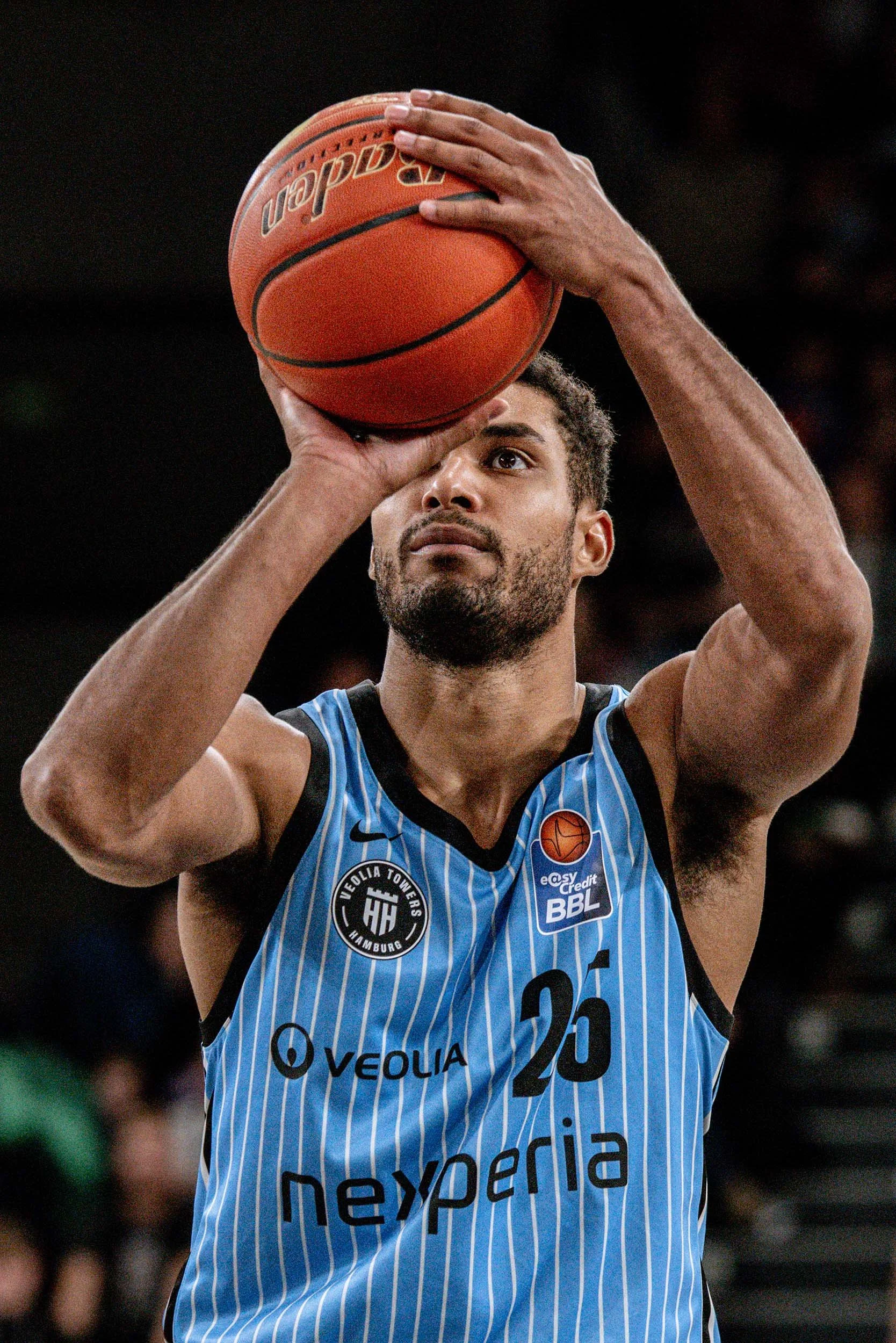 StefanTrochaPhotography-BBL-TowersVSLudwigsburg-L1140080-2-compressed.jpg
