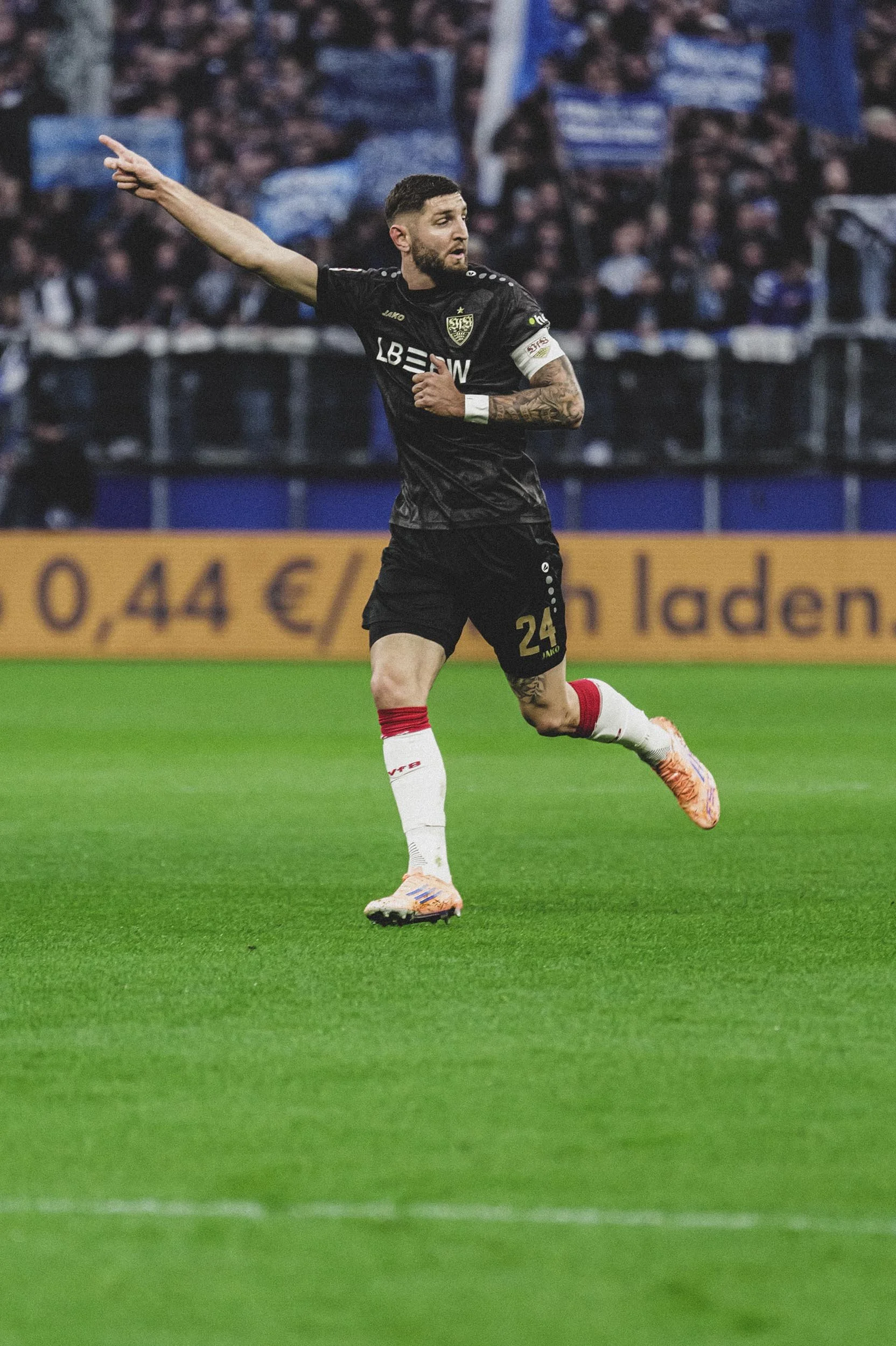 StefanTrochaPhotography-HSVvsVFB-L1070458-compressed.jpg