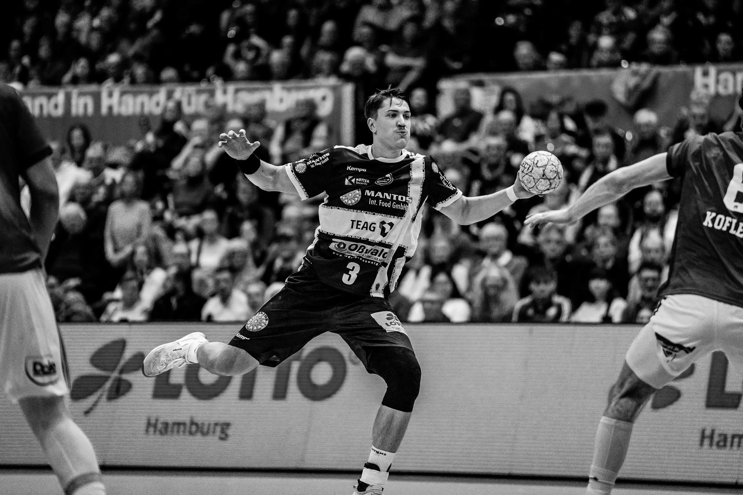 StefanTrochaPhotography-HBL-HSVHamburgvsThSVEisenach-DSC02725-compressed.jpg