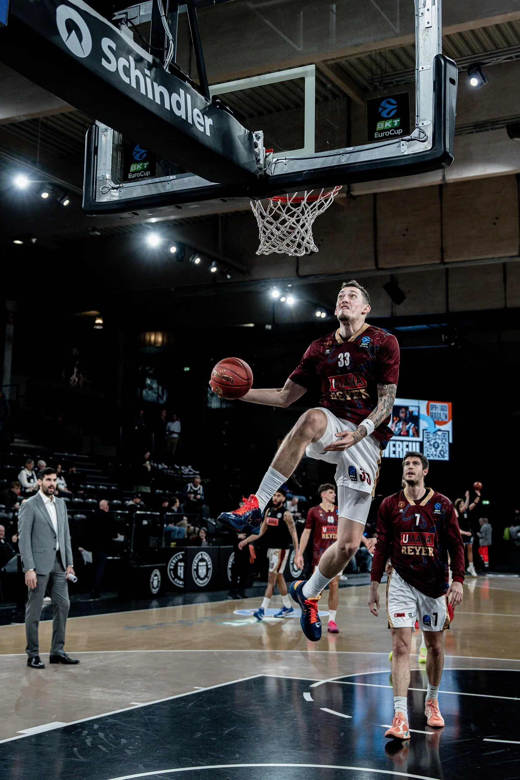StefanTrochaPhotography-EuroCup-HAMvsVEN-DSC06481-compressed.jpg