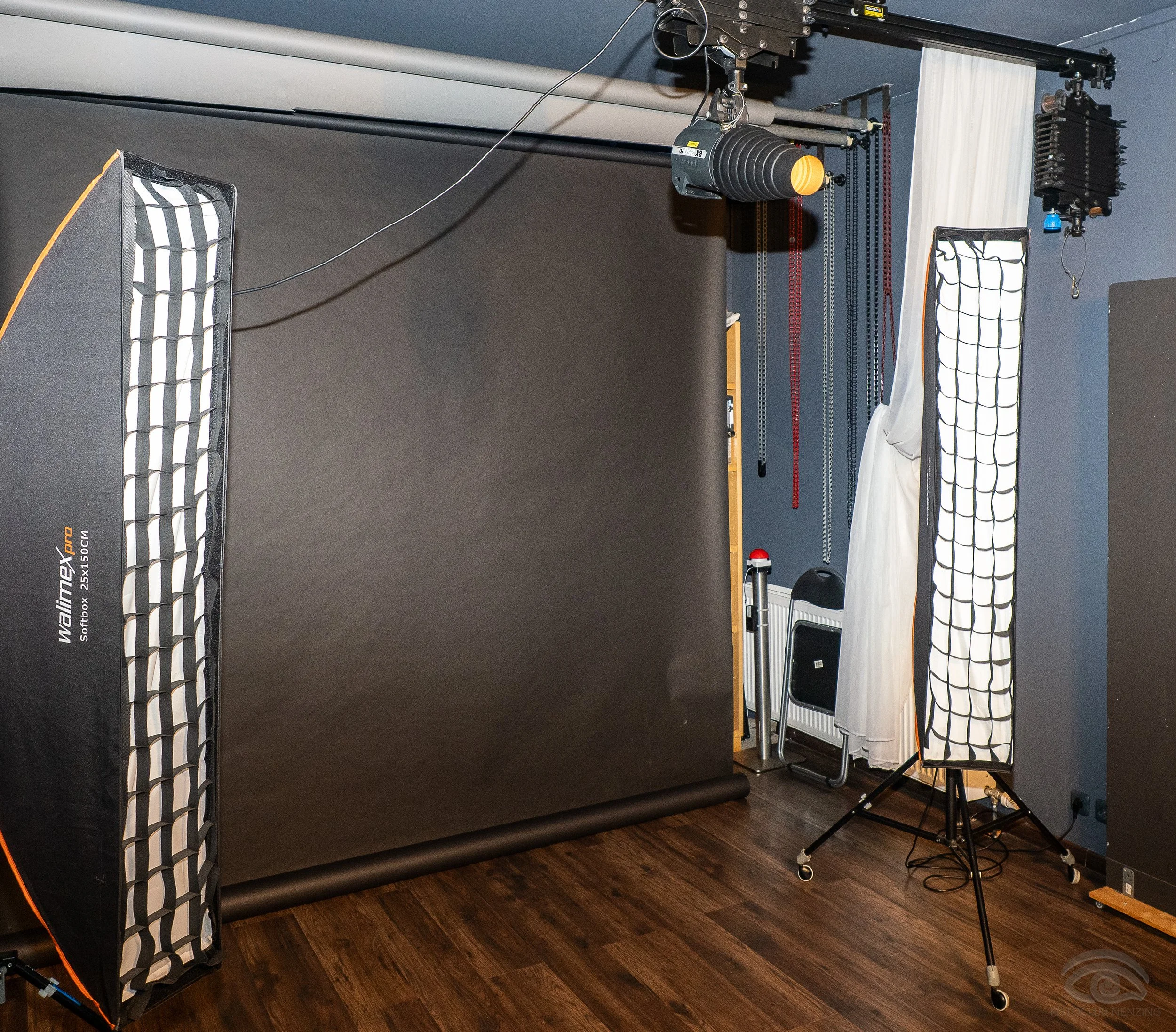 Bernhart Erich_Men in Black-9.jpg