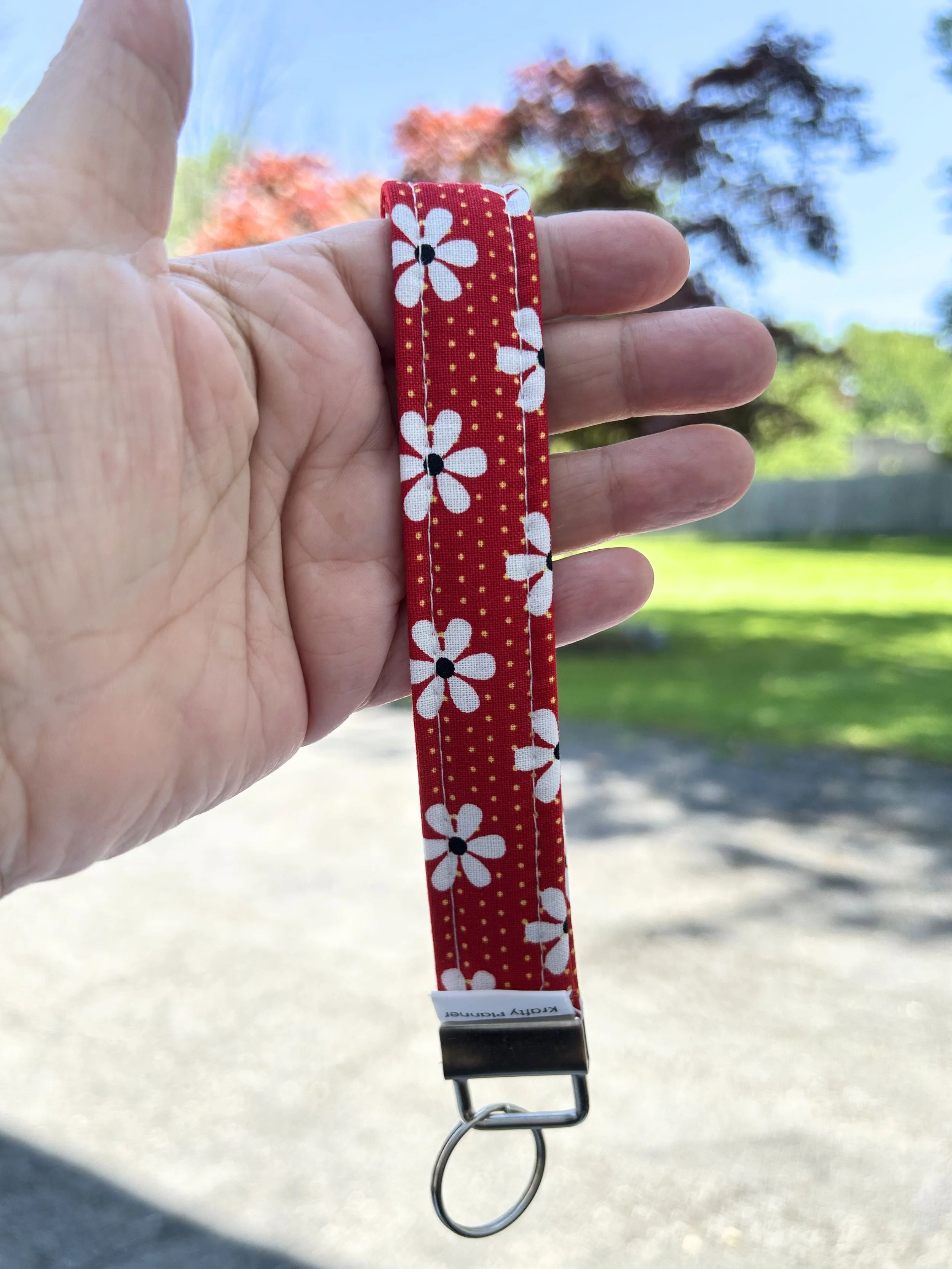 Daisy Picnic Wristlet | Handmade Fabric Strap
