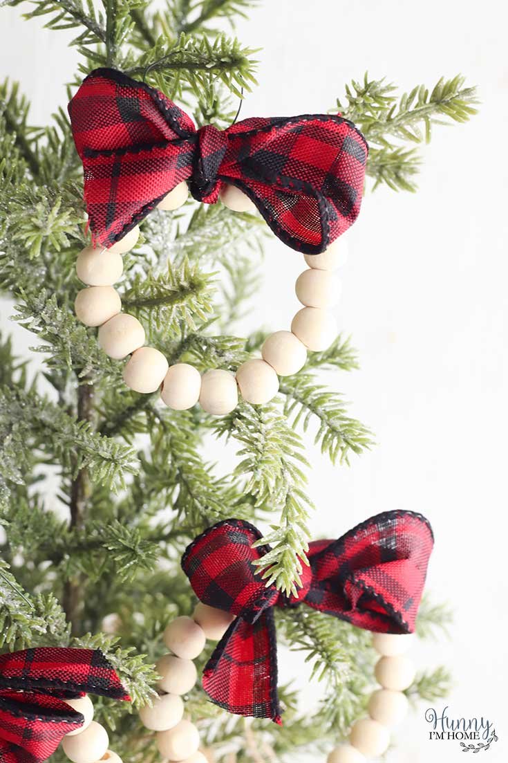 wreath-ornament-with-beads.jpg