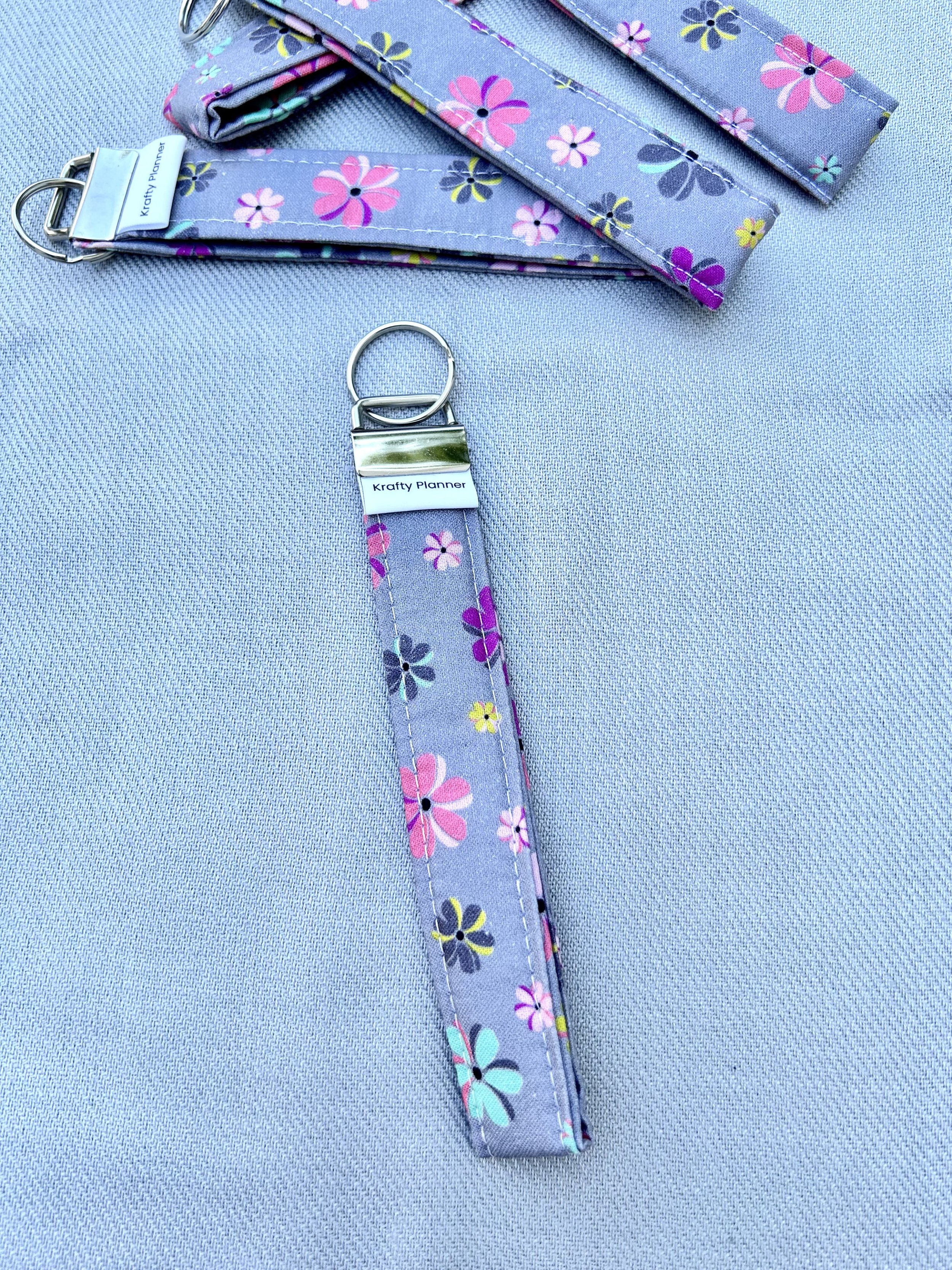 wristlet gray flowers.jpg