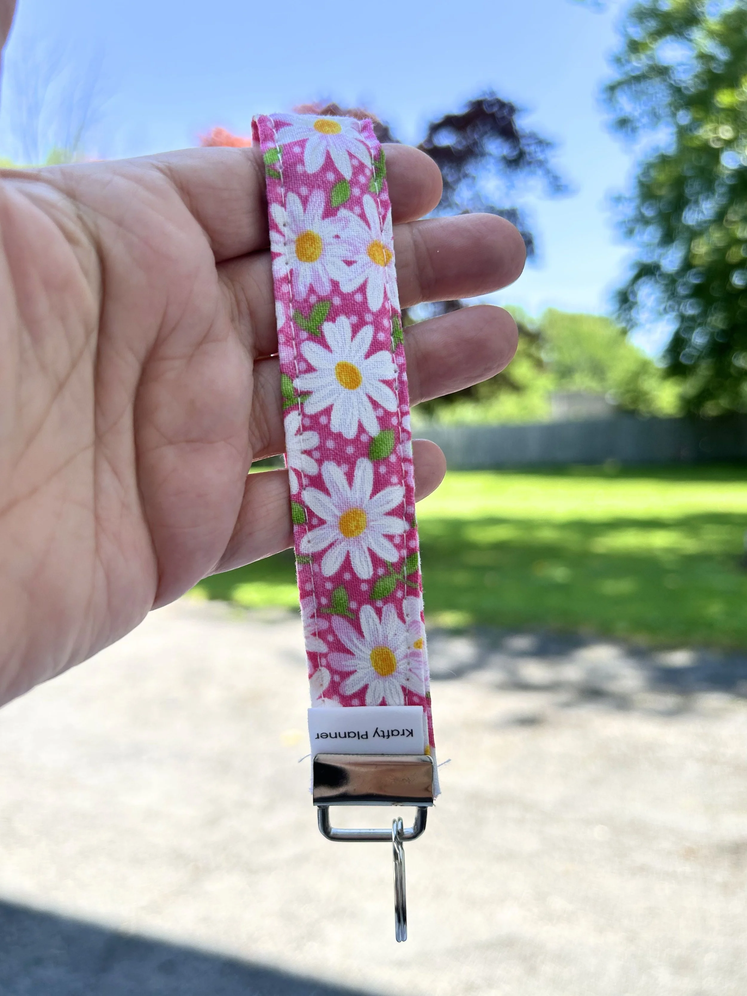 Daisy Dreams Wristlet | Handmade Fabric Strap