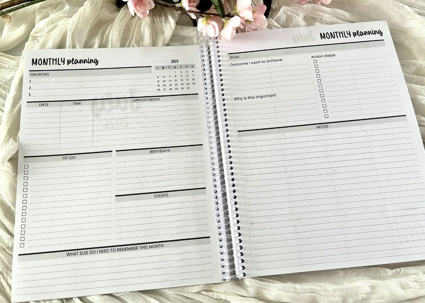 26-27 Everything Planner 4.jpg