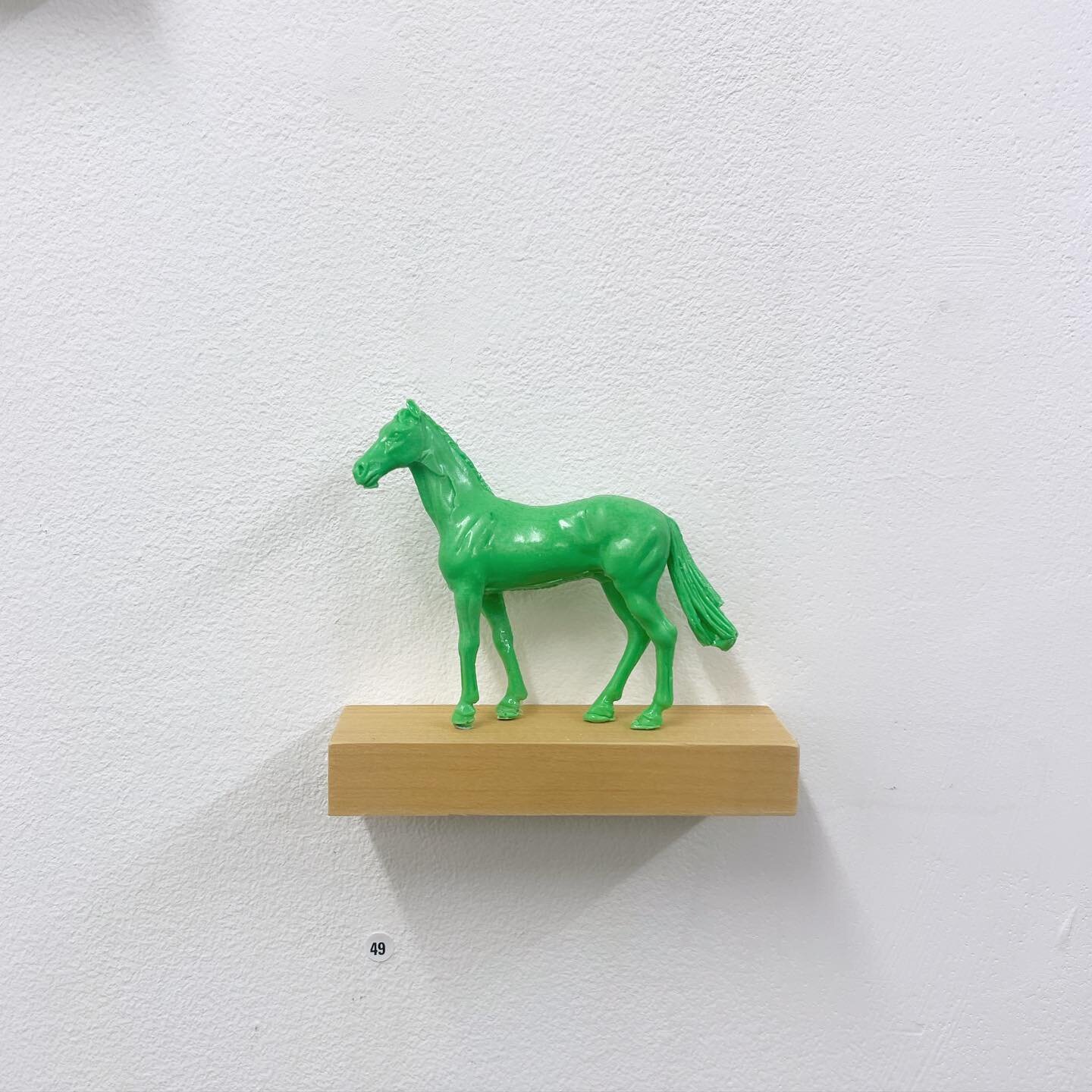Saddle up 
On show at @arcadestudiosbelfast the best Royale Arcade show yet❣️thank you guys. 
Resin print 3d sculpture cast 

#green #horse #sculpture #installation #resin #cast #silicone #pink #visualart #art #artist #emergingartist #soloshow #exhib