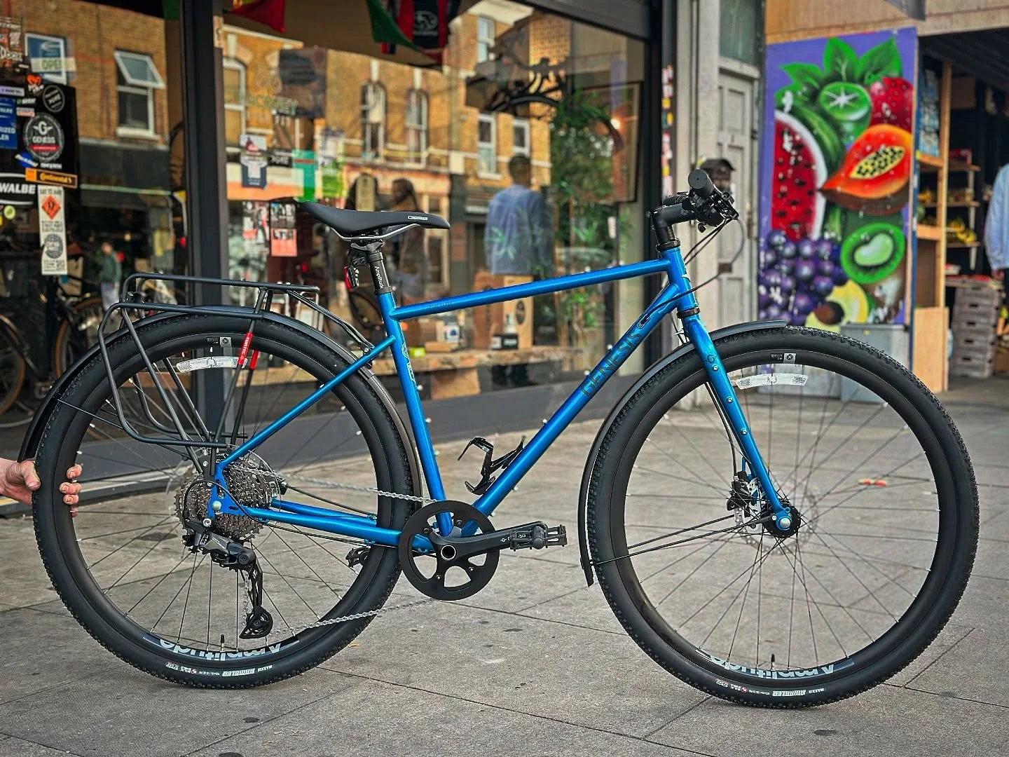 Another happy customer gets their hands on a gorgeous @genesisbikesuk CDF flat bar! The new colourway is a fantastic. 

#LondonBikeStudio #DalstonCycling #HackneyBikes #BikeBuilds #GenesisBikesUK #sportline