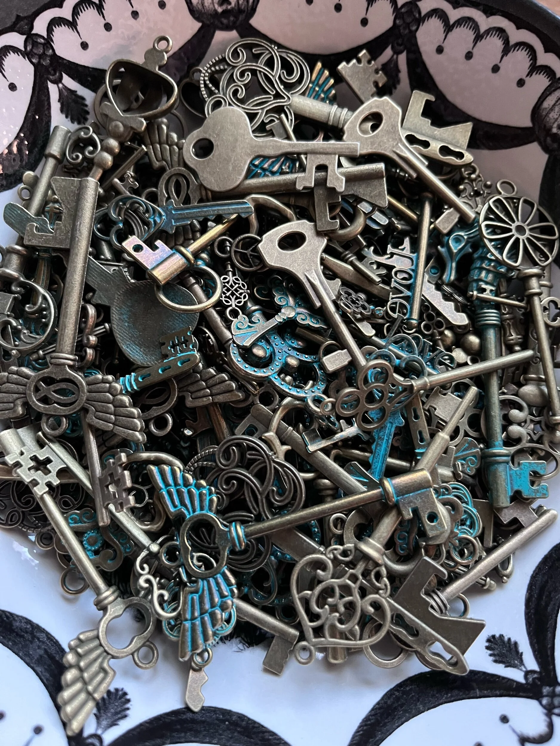 CE2E44B0-1352-4DC0-9583-674B1631333E