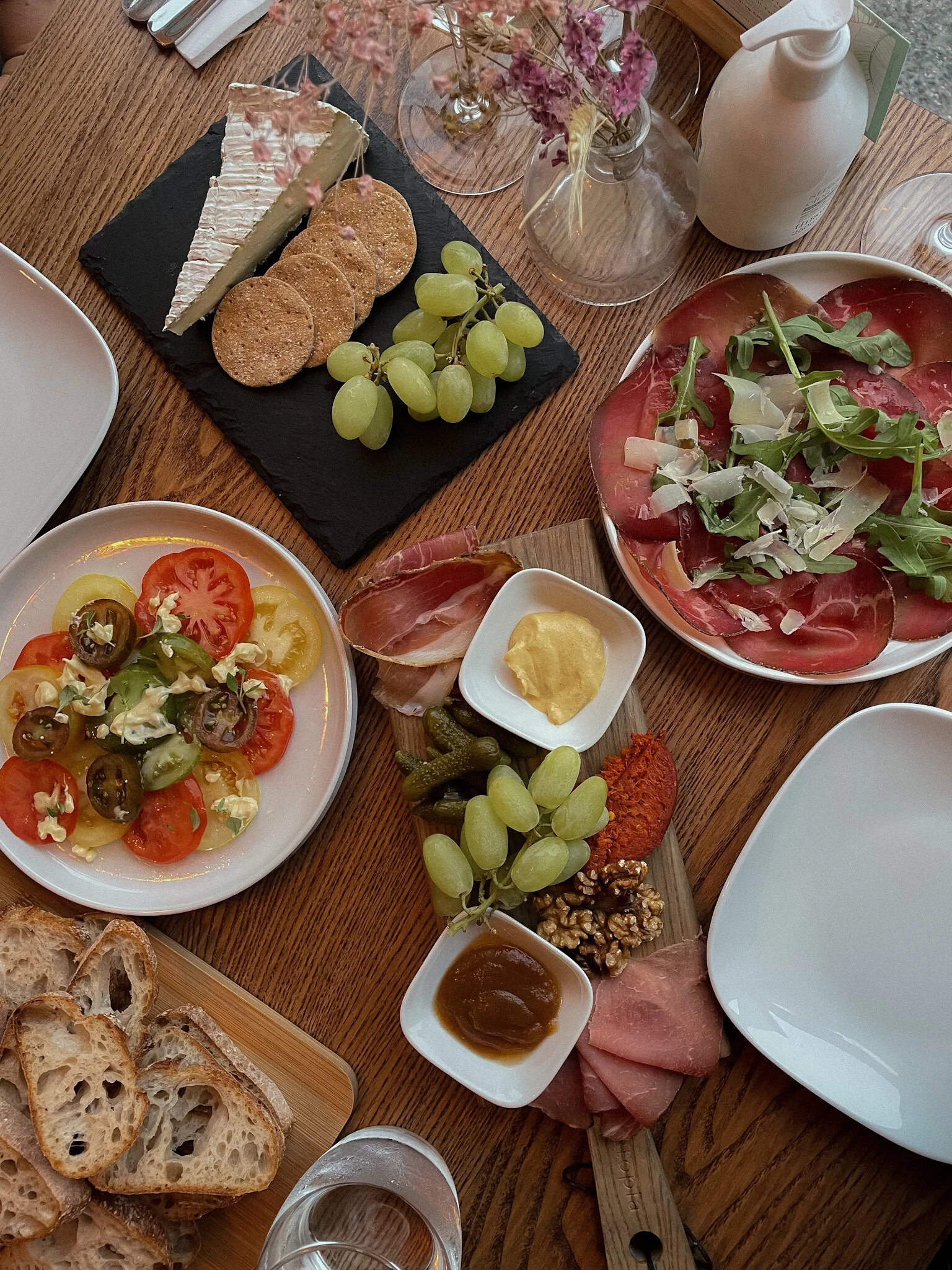 An Evening at The Bottle, a Winery &amp; Deli Restaurant in Newquay