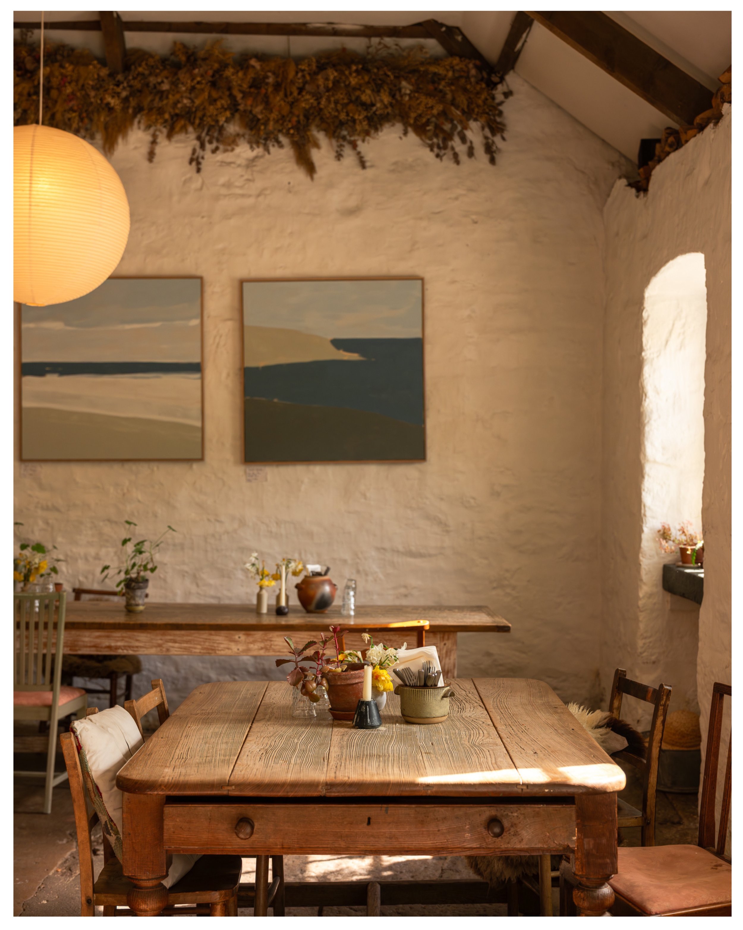 A post just dedicated to the gorgeous @flora_newyard because it&rsquo;s one of my favourites.

Flora at New Yard, is a cafe and restaurant championing local, seasonal produce grown onsite or sourced from small growers, farmers, fishermen and foragers