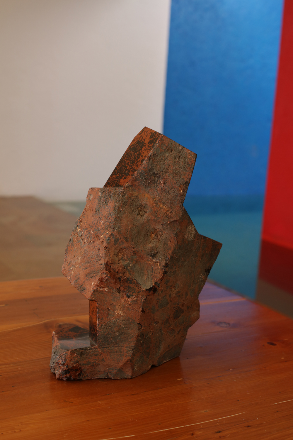 web222-sculpture-Jorge-Yazpik-red-Obsidian-volcanic-stone-natural-glass-display-at-Casa-Gilardi-Luis_Barragan-Mexico-City-marion-friedmann-gallery.jpg