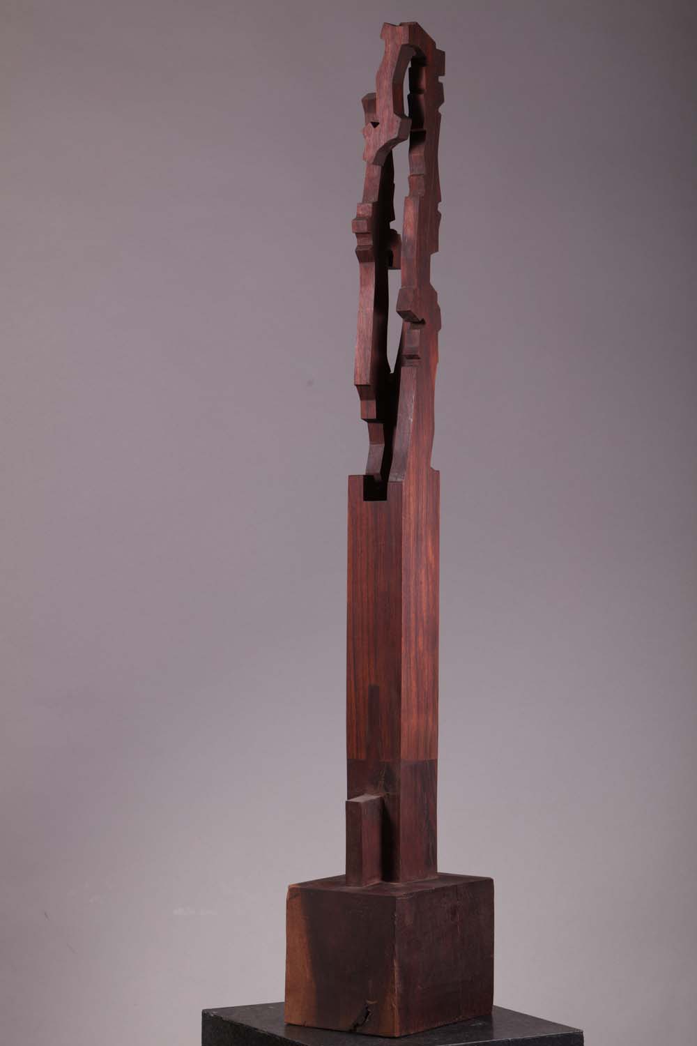 web222-sculpture-Jorge-Yazpik-wood-sculpture-stele-direct-carving-marion-friedmann-gallery.jpg