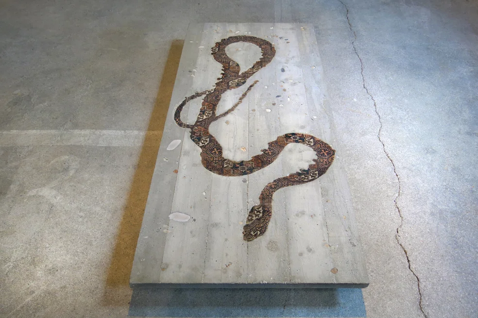 NOÉMI KISS - SERPENT TABLE