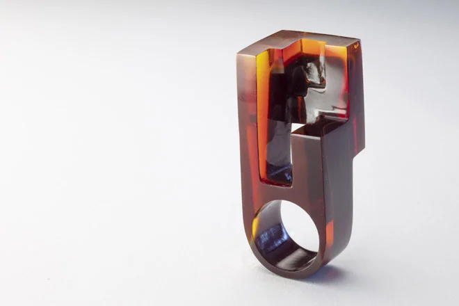 web-Jorge-Yazpik-Glass-ring2A-orange-red-MarionFriedmannGallery-MexicoDesignTime-slide.jpg