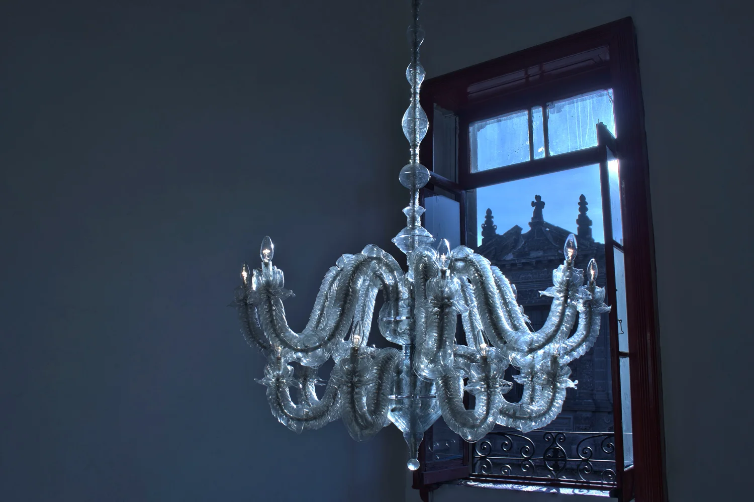 web222-thierry-jeannot-transmutation1-chandelier-at-dawn-mexico-city-marion-friedmann-gallery.jpg