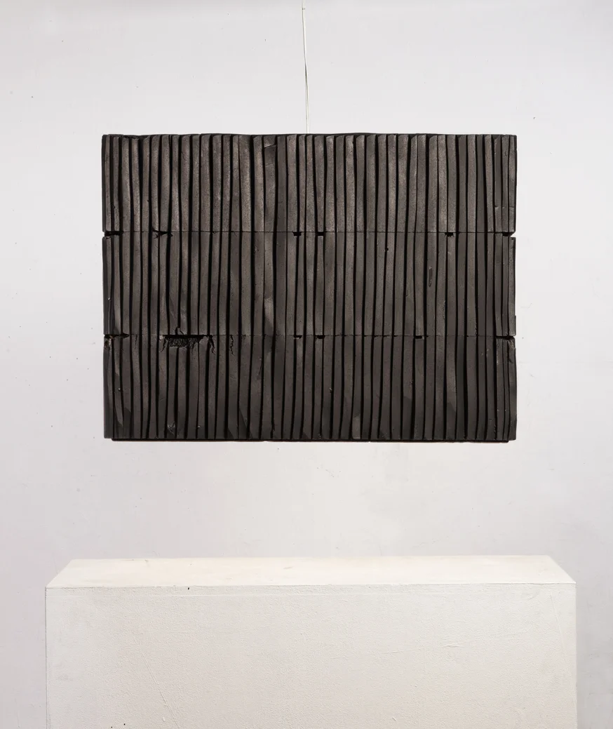 Lamp_black_3_floor2_front.jpg