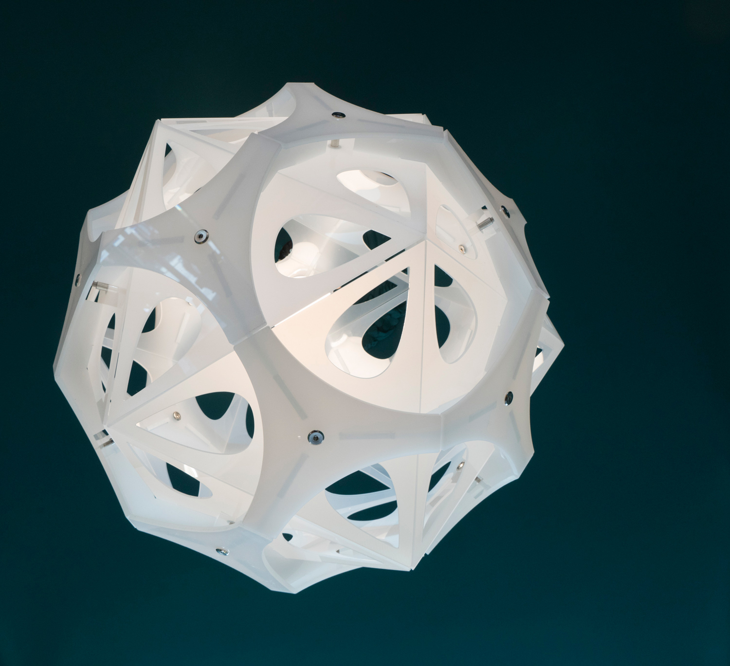 web222-Lamp-LINK-Pedro-Cerisola-close-up-lit-MarionFriedmannGallery-photo-Guy-Hills.jpg