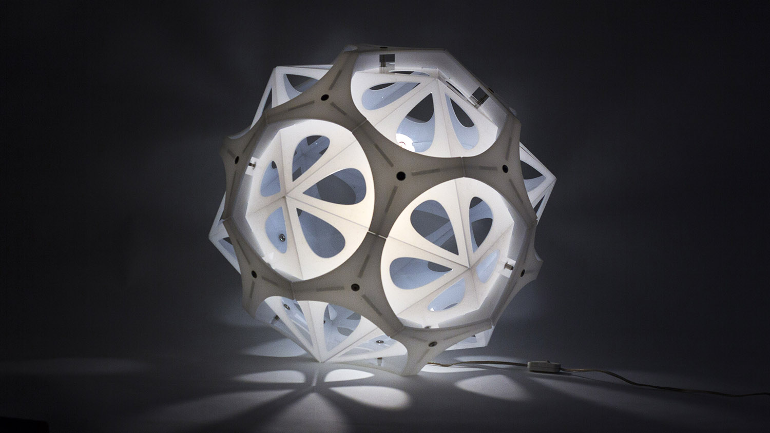 web222-Borealis-pendant-lamp-pedro-cerisola-MarionFriedmannGallery_wide.jpg
