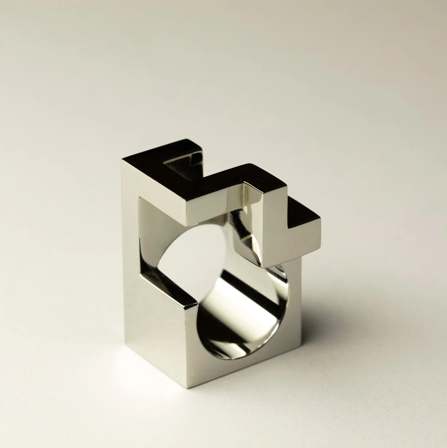 web222-Jorge-Yazpik-Steel-ring2-MarionFriedmannGallery-MexicoDesignTime.jpg