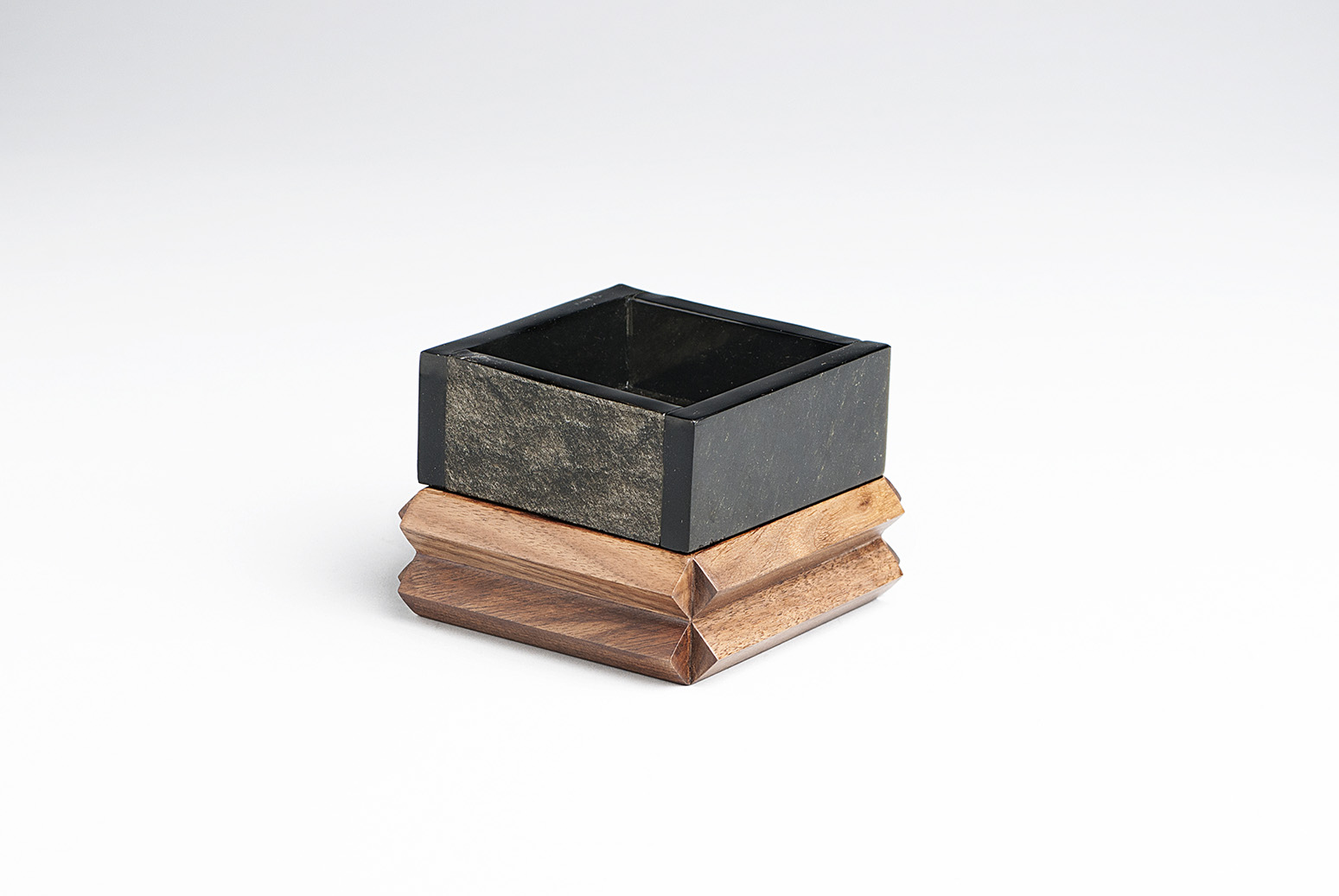 Obsidian-wood-desk-accessory-Francisco Cuellar-artisan-Antonio Ramírez Gómez-Anahuac-MarionFriedmann-MexicoDesignTime13.jpg