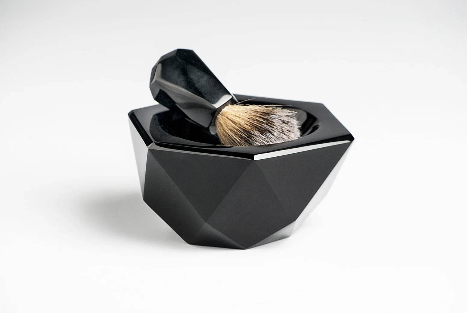 Obsidian-Shaving-accessories-designer-Ittaí González-artisan-Marcos Palma Cruz--Anahuac-MarionFriedmann-MexicoDesignTime9.jpg