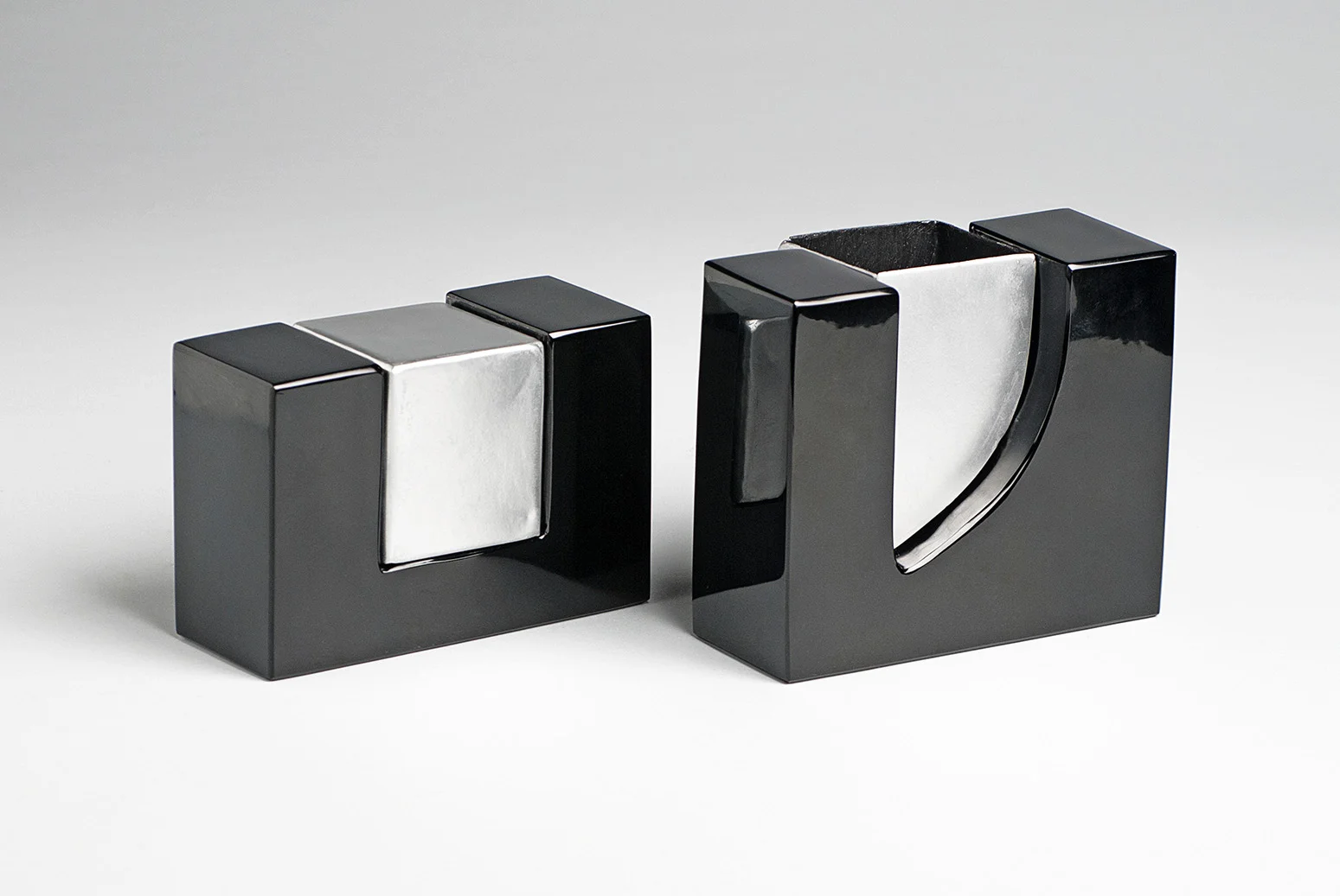Osidian-bathroom-accessory-designer-Sharon Moussan-artisan-Mario Sandoval-Anahuac-MarionFriedmann-MexicoDesignTime18.jpg