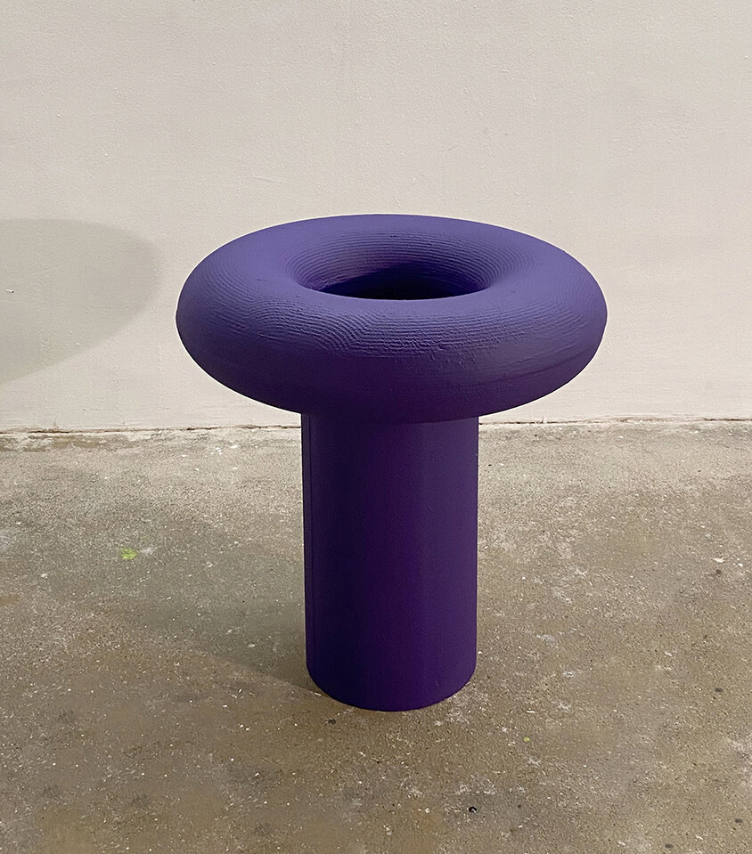 UNTITLED, column sculpture in violet