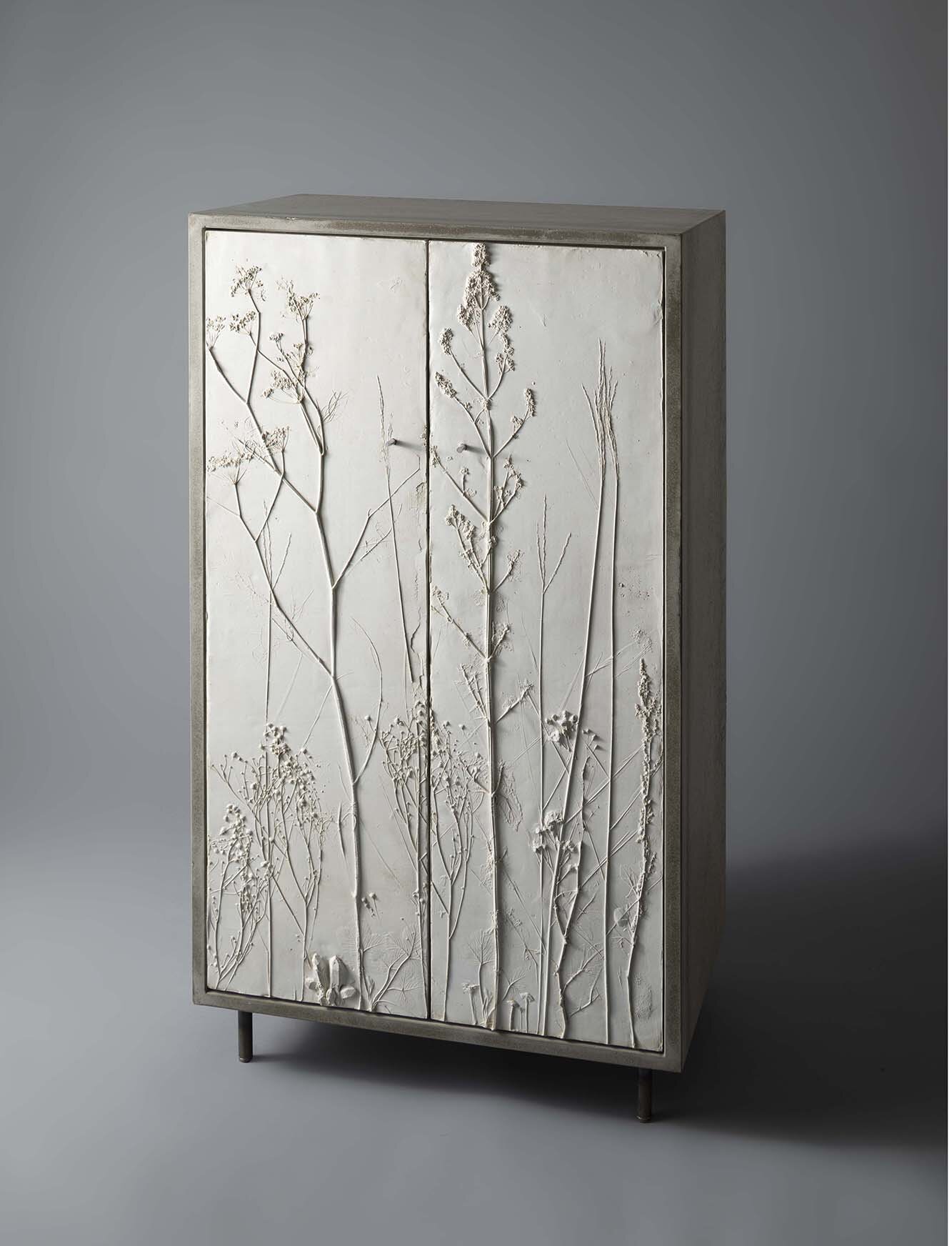 TENDER WHITE, cabinet with grey body