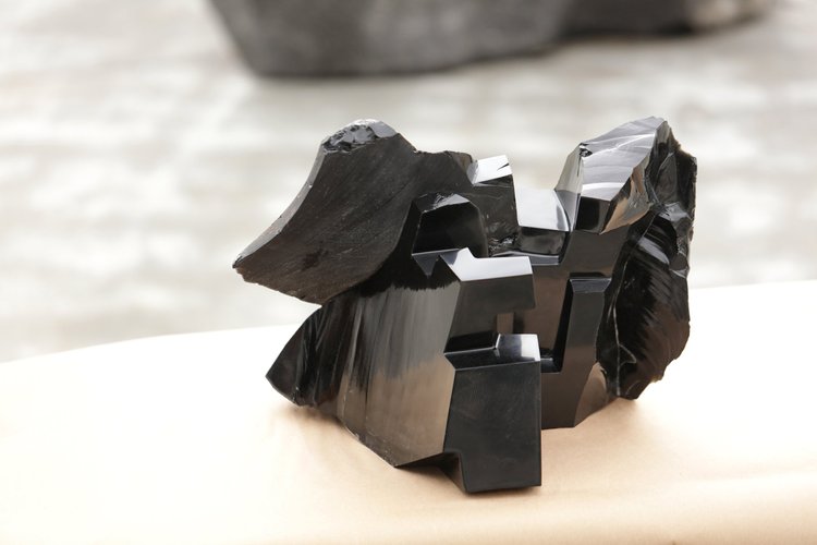 A0532-black-obsidian-sculpture
