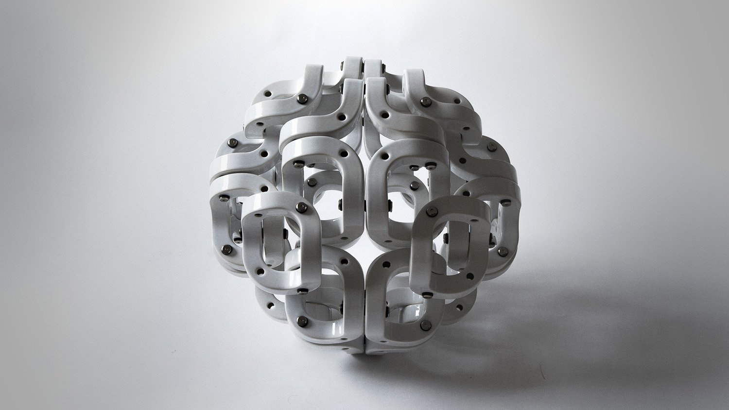 web-sphere-porcelaine-sculpture-pedro-cerisola2.jpg