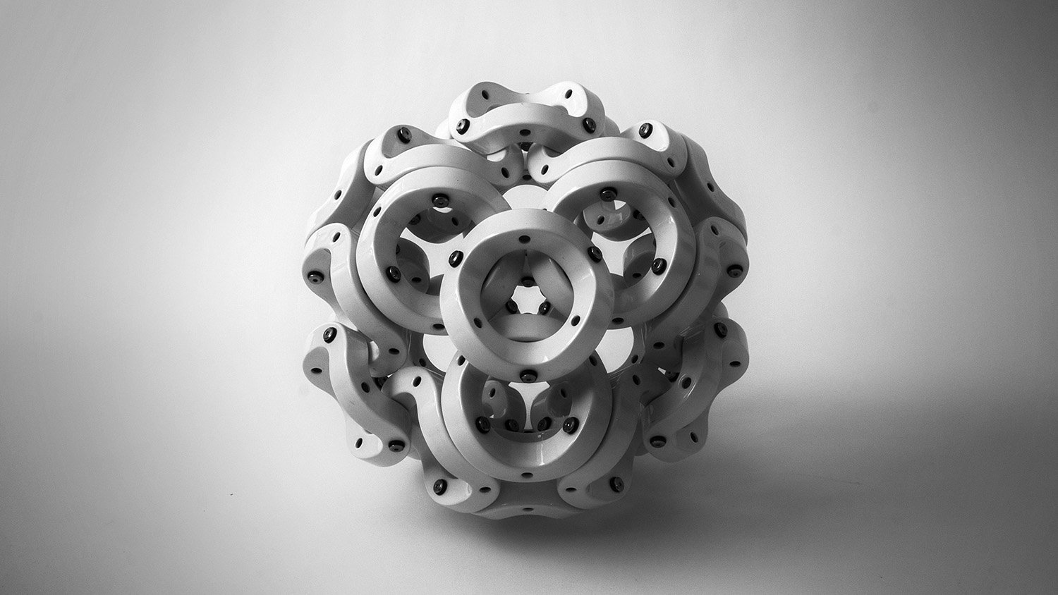 web-sphere-porcelaine-sculpture-pedro-cerisola4.jpg