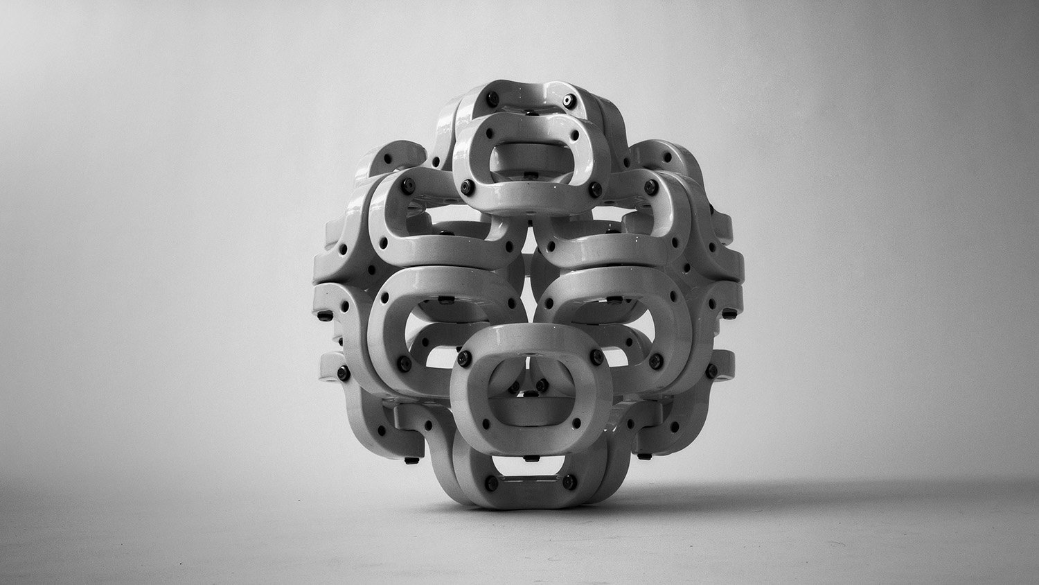 web-sphere-porcelaine-sculpture-pedro-cerisola5.jpg
