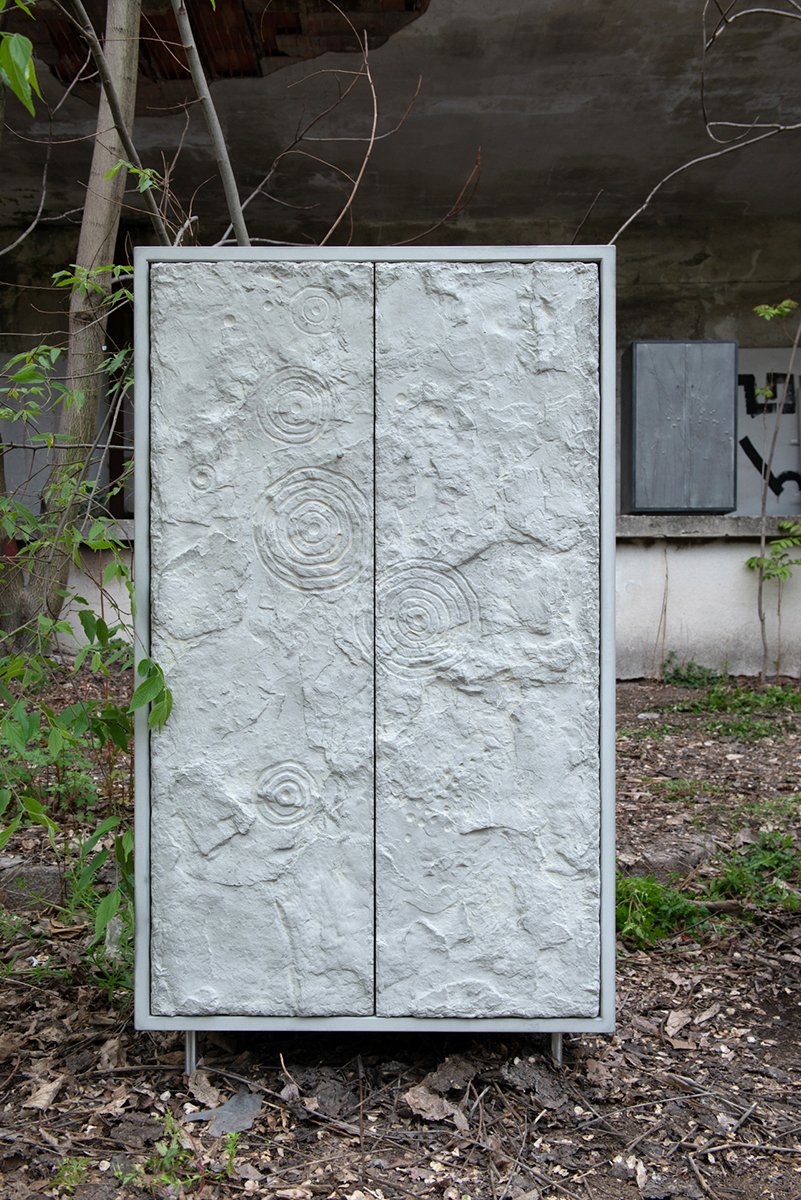 1-MarionFriedmannGallery_WisdomStoneAtHome_ConcreteCabinet_StefanBuxbaum_MGG_0391.jpg