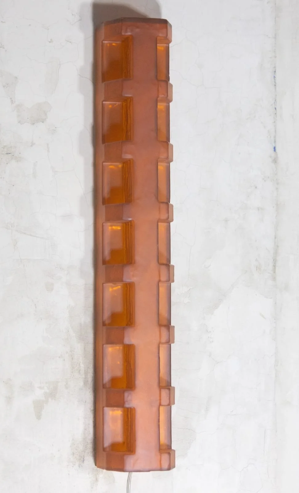 LA-Interacion-2-amber-wall-lights-marion-friedmann-gallery-PHOTO-2025-10-06-01-53-12.jpg