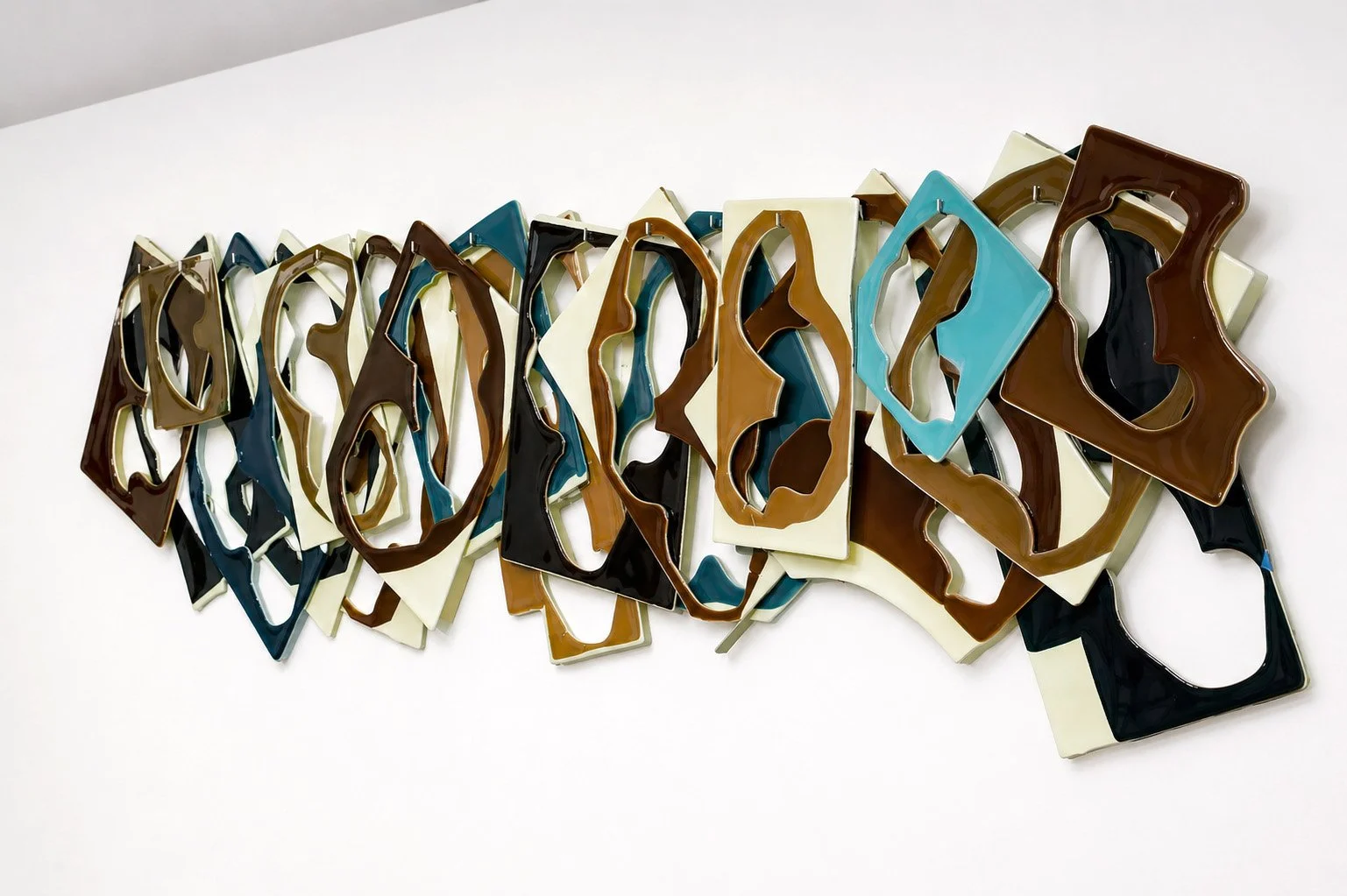 LR-Seriada-glass-wall-piece-Marion-Friedmann-Gallery.jpg