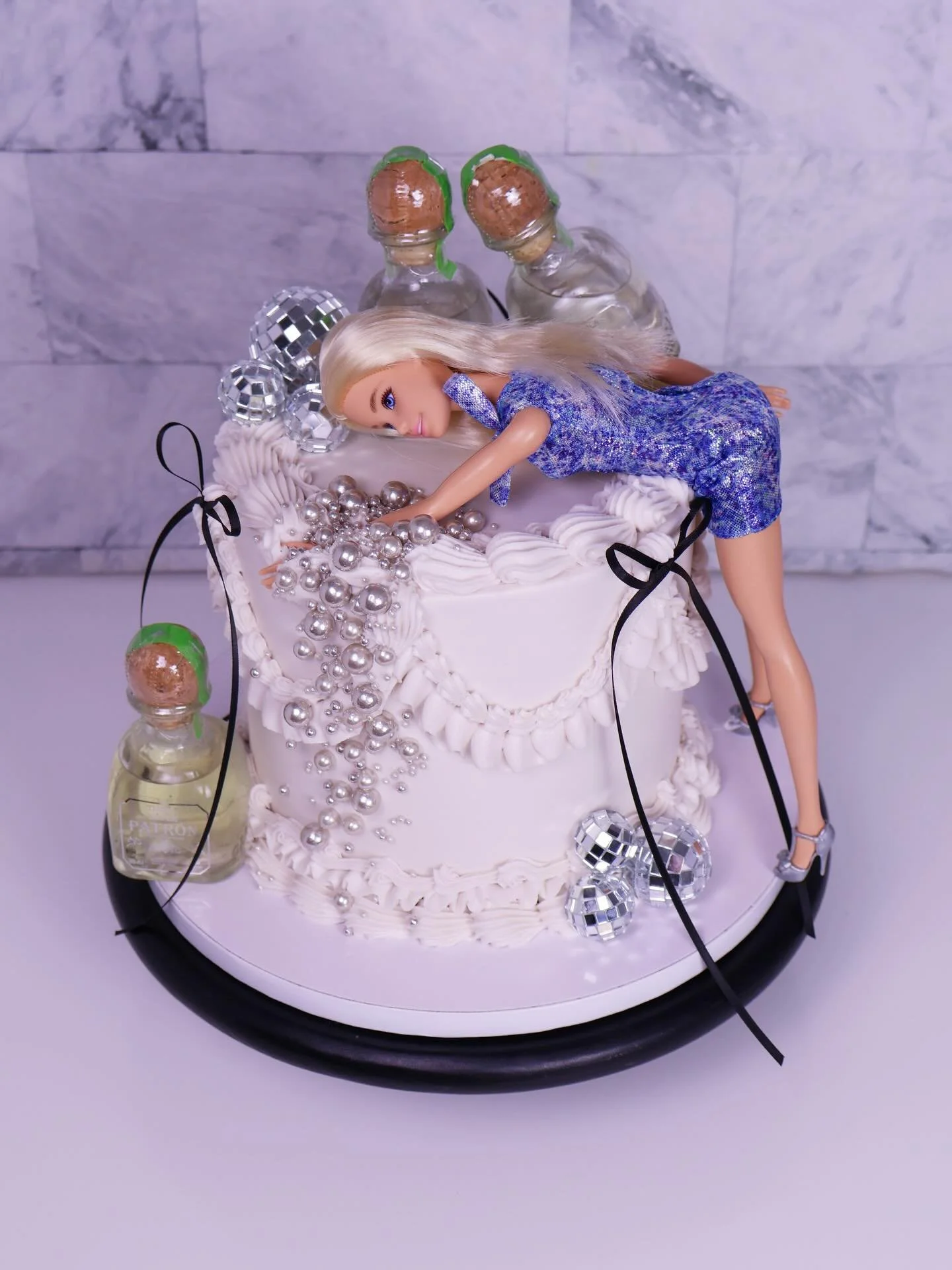 Which 21st birthday cake are you choosing?