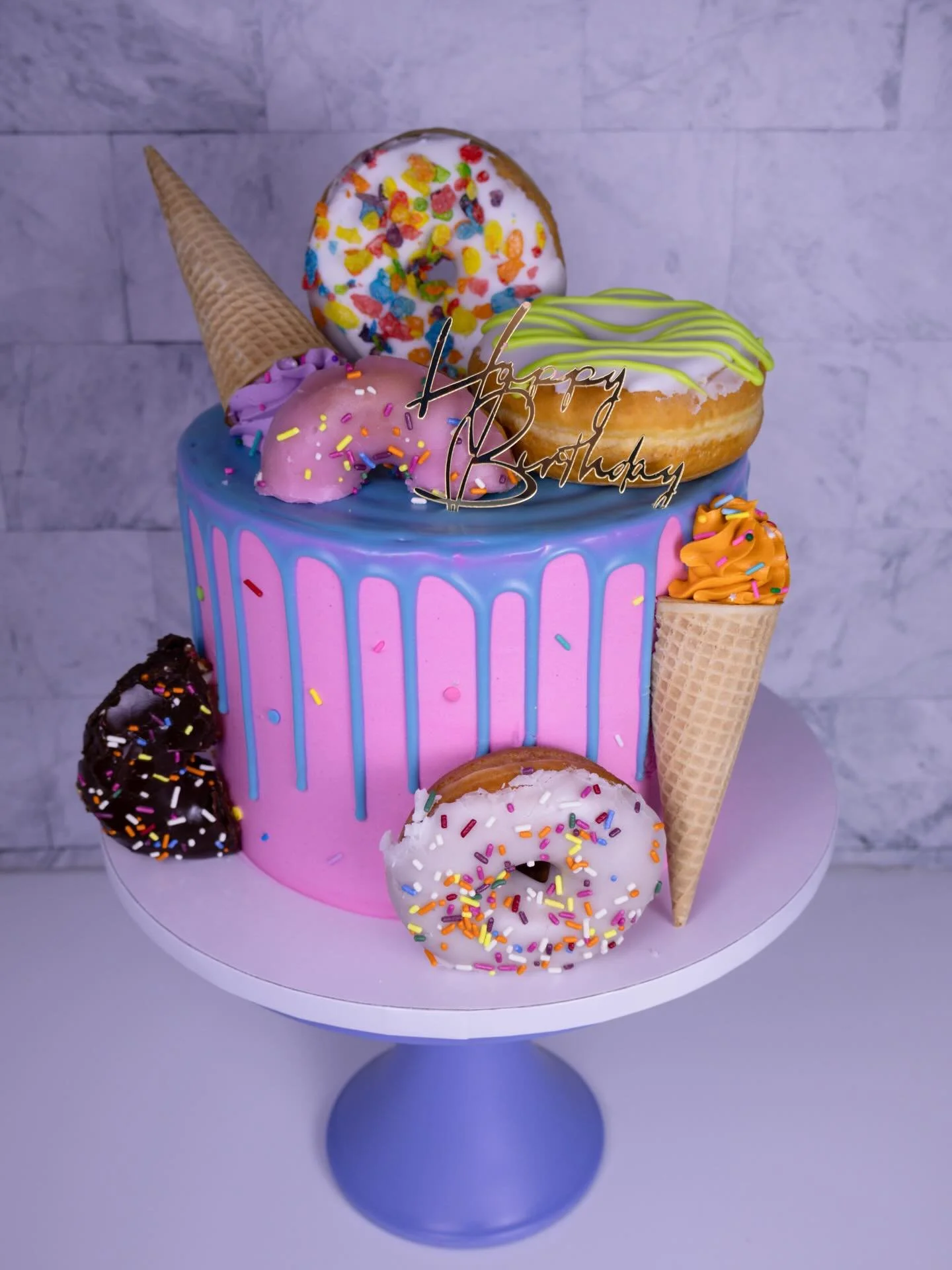 I Donut know about you, but I love a donut cake 🍩