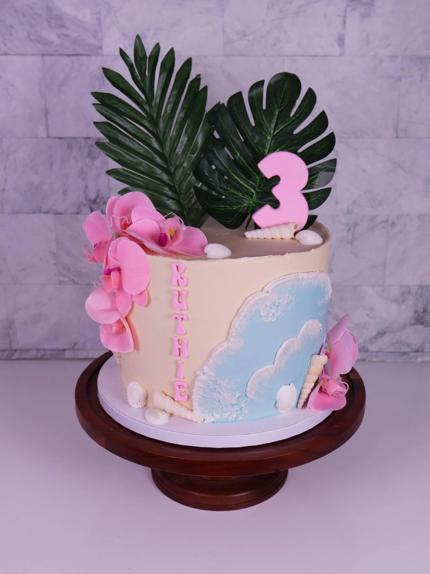 I&rsquo;m off to Hawaii to celebrate my husbands 10 year sabbatical with Hudl! 

All messages will be replied to later next week. 

Thanks so much!