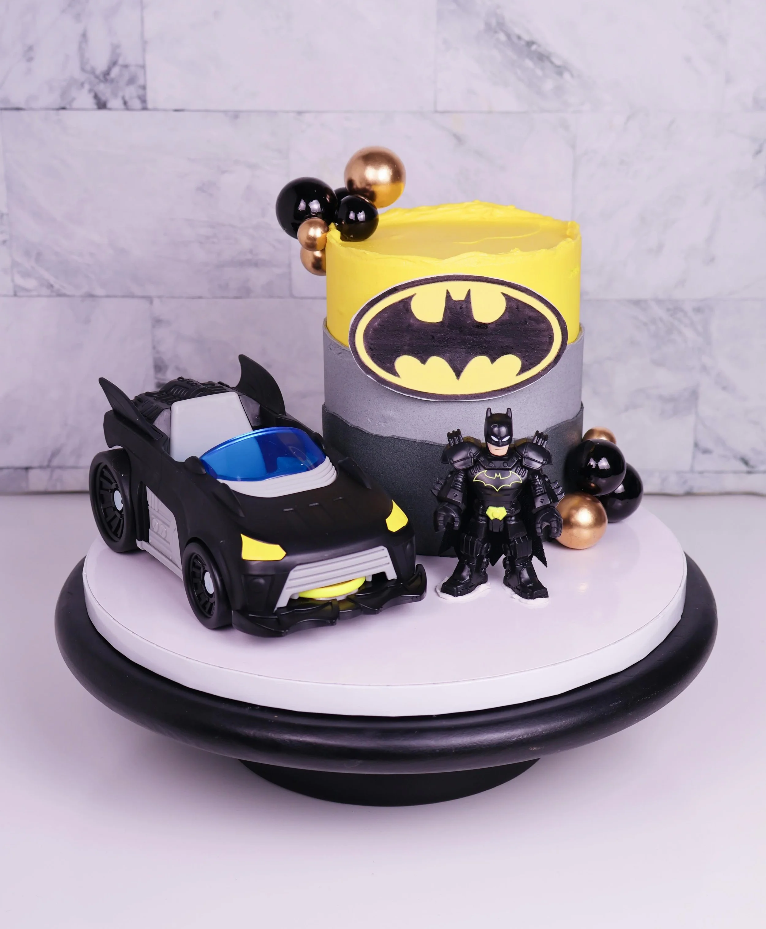 BATMAN 🦇💛🖤