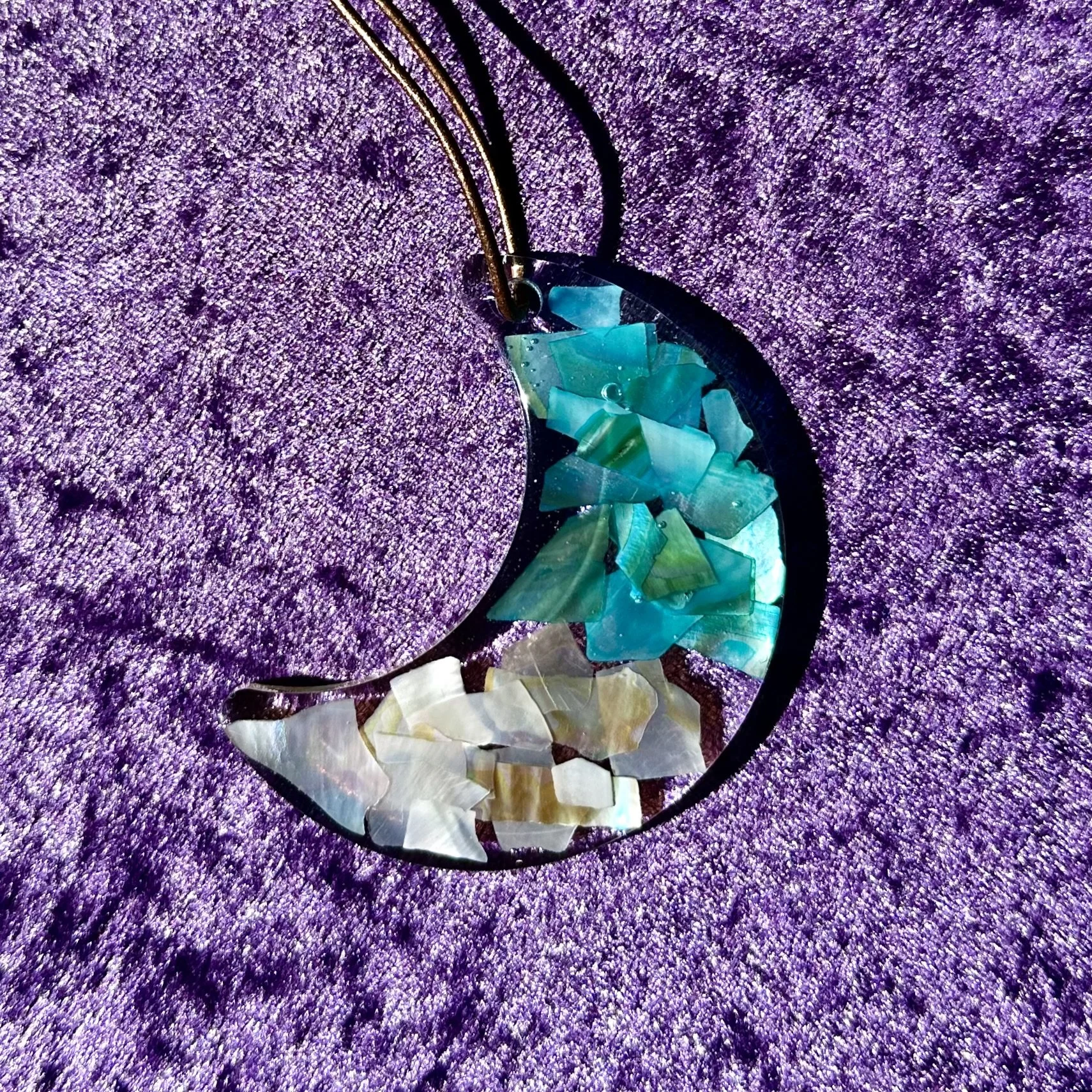 ABALONE SEASHELL RESIN DECORATION - MOON