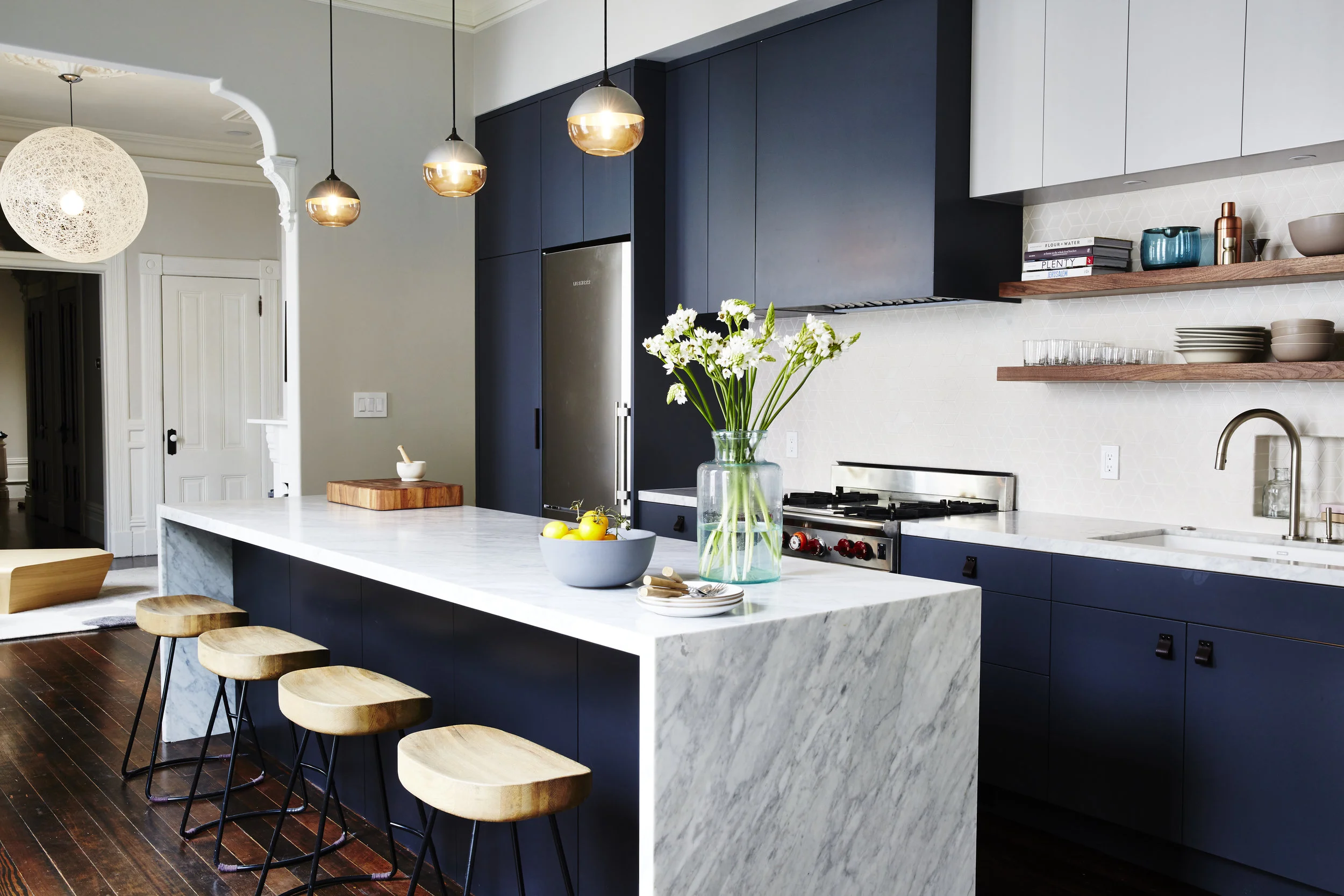 NAVY KITCHEN